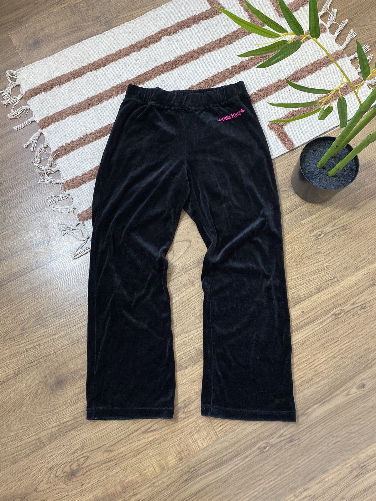 CUTE HELLO KITTY ANGEL LOGO VELOR PANTS