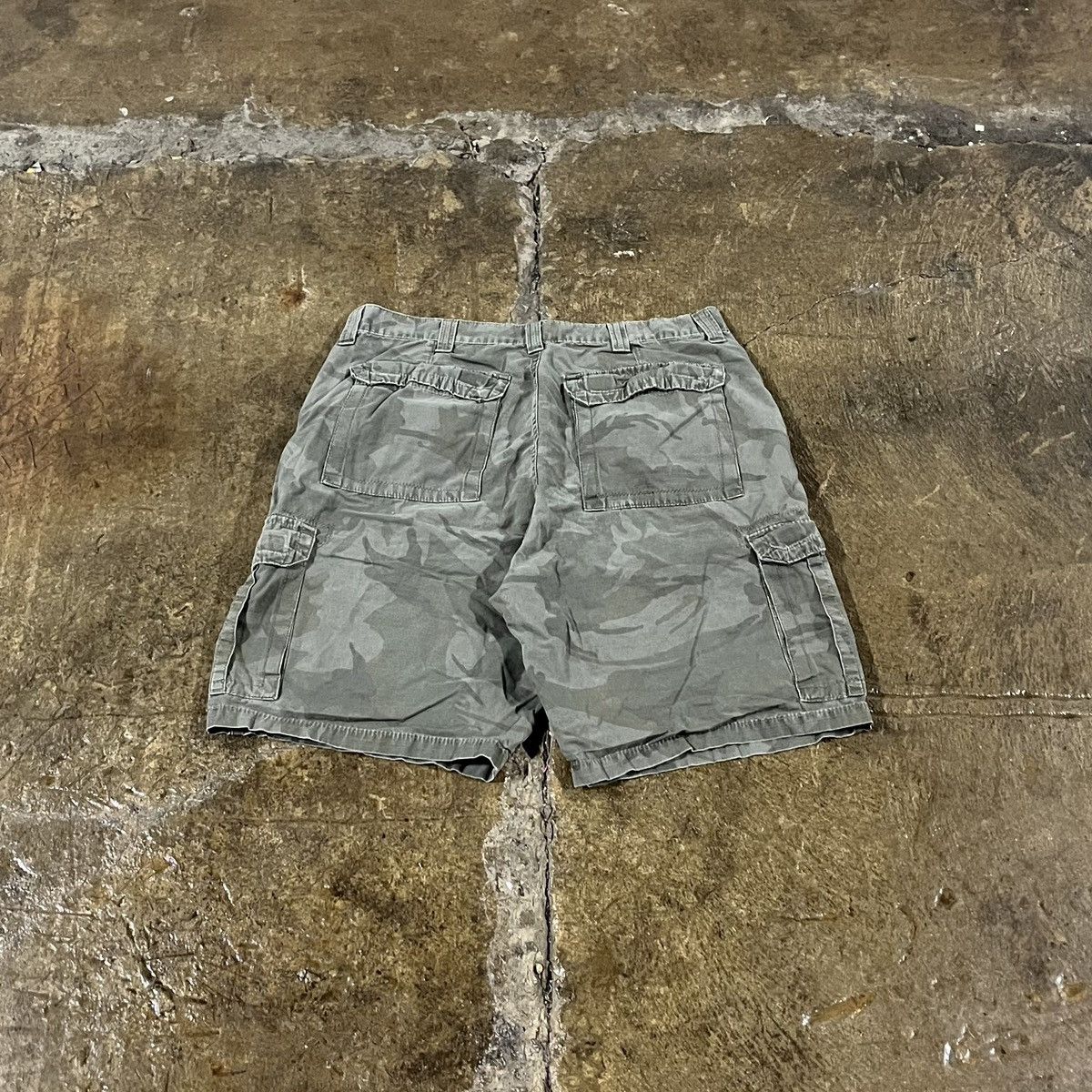 Vintage Crazy Y2K Baggy Camo Cargo Shorts Wrangler Skater Unqiue Size US 36 / EU 52 - 1 Thumbnail