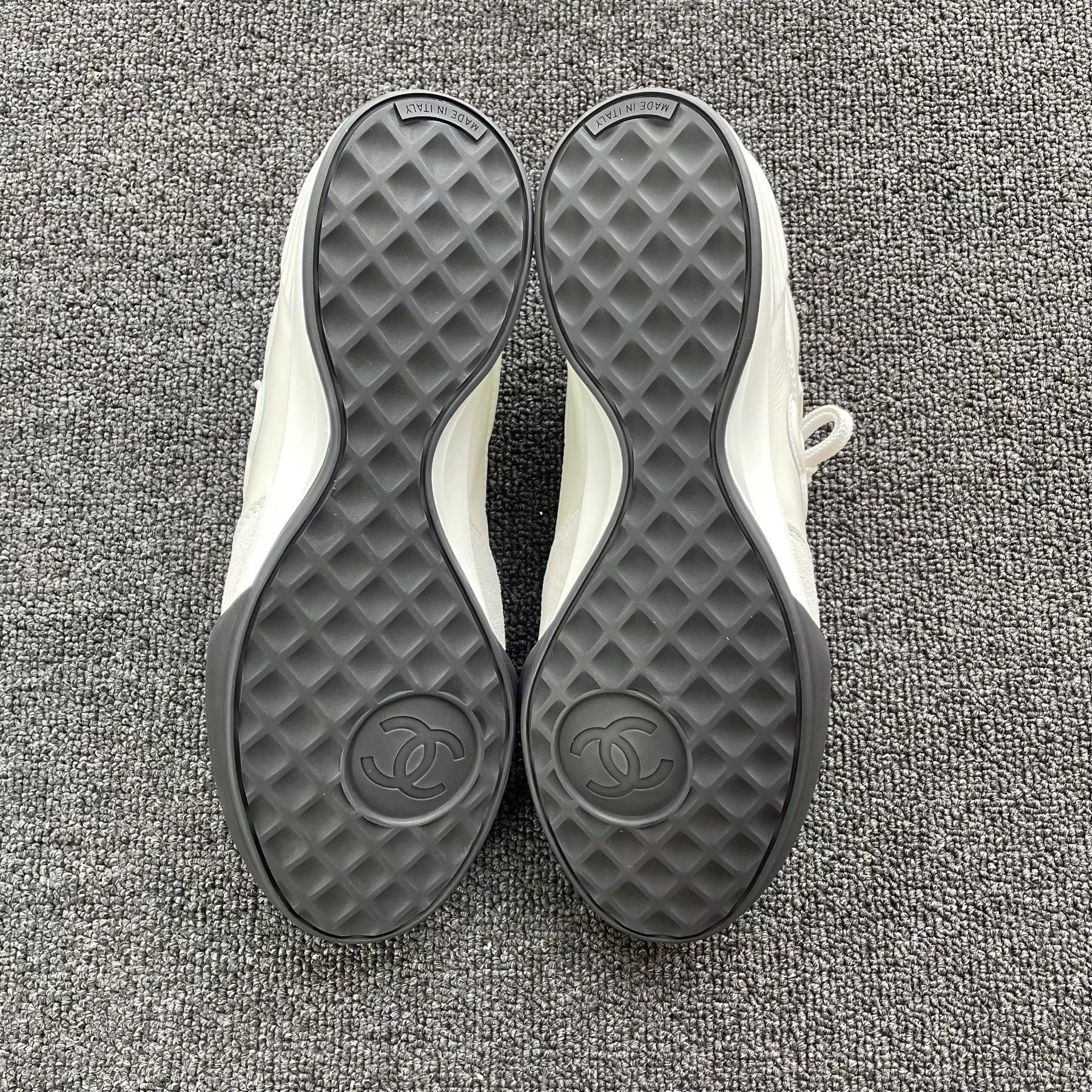 Chanel CHANEL 25S Women's White Deerskin Sneaker 38.5 Unused Size US 8 / IT 38 - 7 Thumbnail