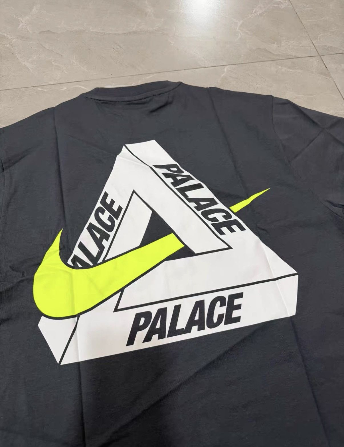 Palace PALACE x Nike FW25 TRI SWOOSH T-SHIRT J34 Size US M / EU 48-50 / 2 - 4 Thumbnail
