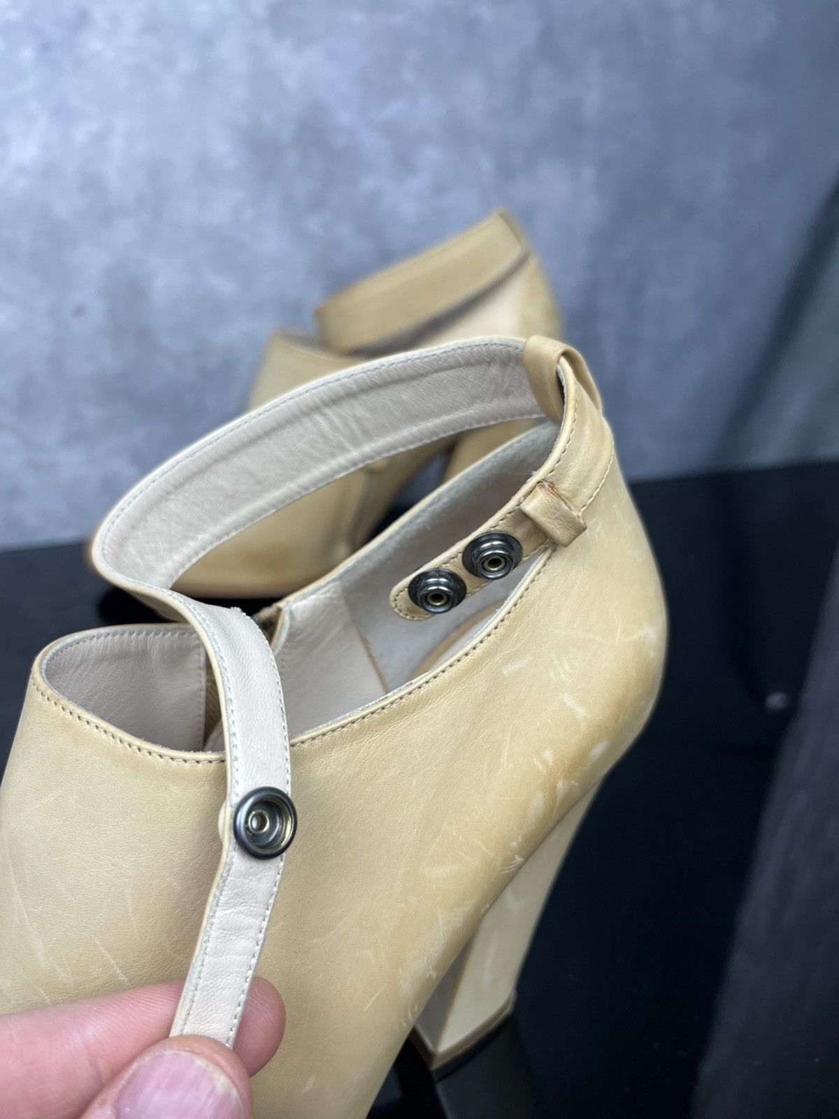 Chloe Chloé Leather Ankle Boots with Ankle Strap Beige/Tan Size 37 Size US 7 / IT 37 - 10 Thumbnail