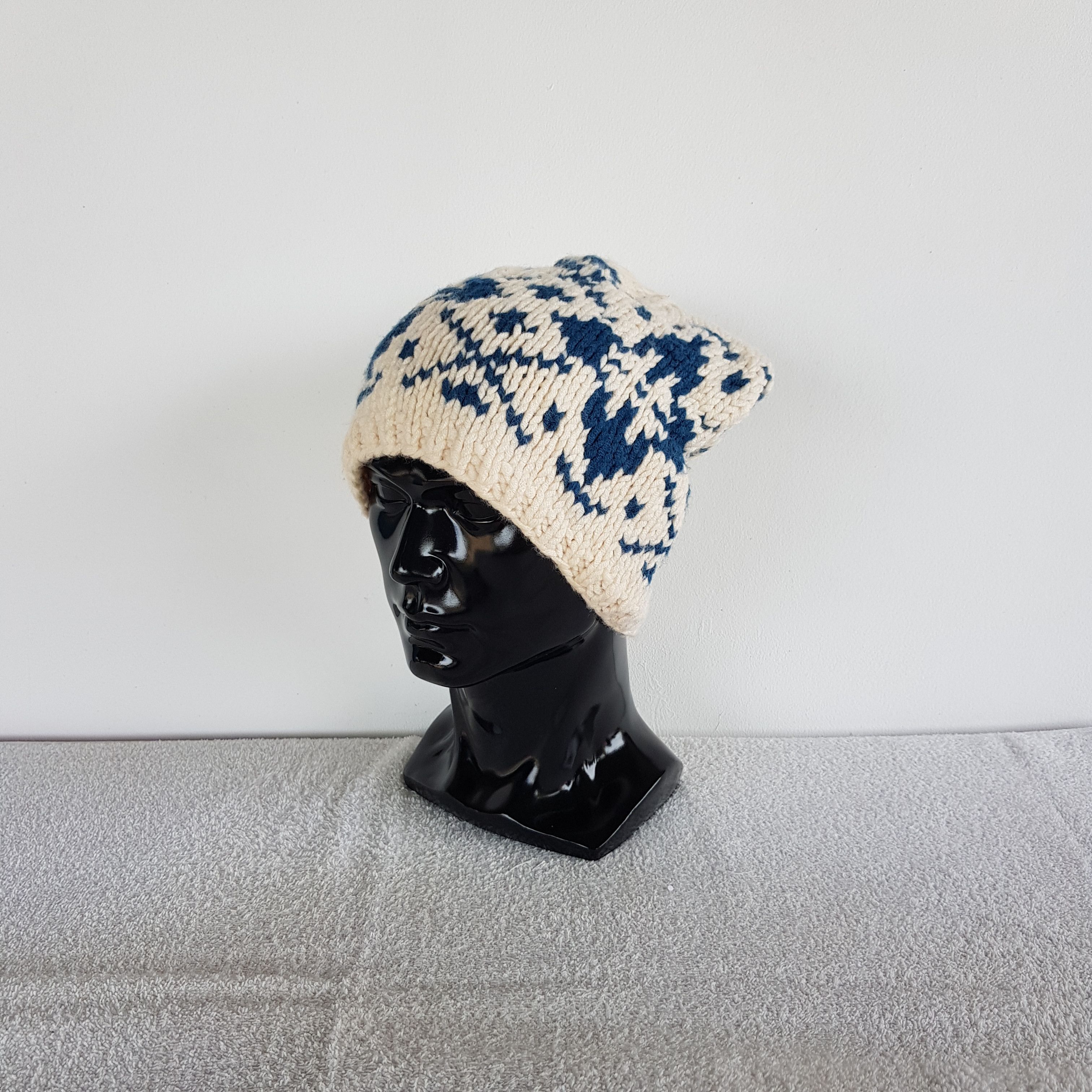 Aran Isles Knitwear Vintage Aztec Navajo Beanie 90s Japan Knit Snow Caps Hats Size ONE SIZE - 1 Thumbnail