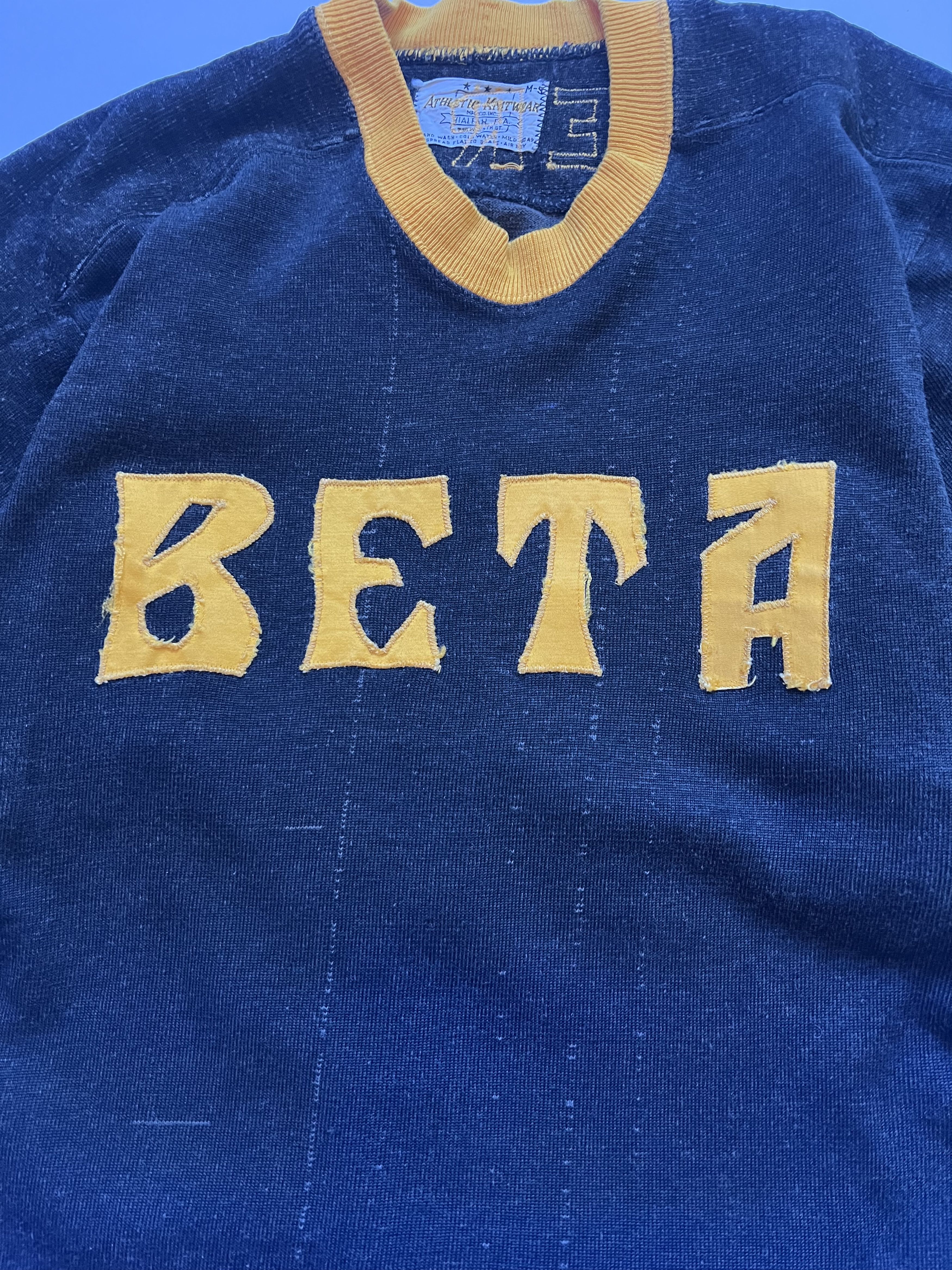 Vintage VTG 60s Beta Sigma Phi Sorority Black Gold T-Shirt S/M Size M / US 6-8 / IT 42-44 - 2 Thumbnail