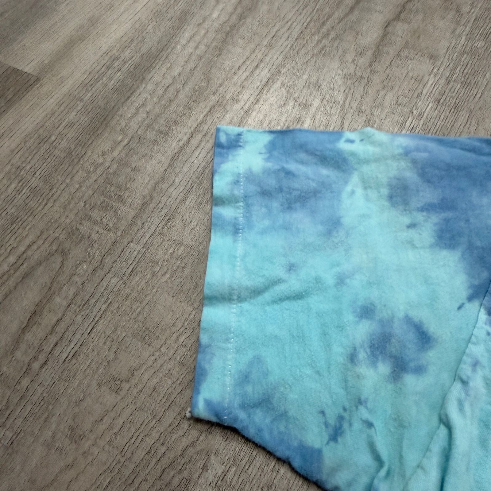 Vintage Vintage Dolphin Yin Yang Shirt Large Blue 1985 Single Stitch Size US L / EU 52-54 / 3 - 5 Thumbnail