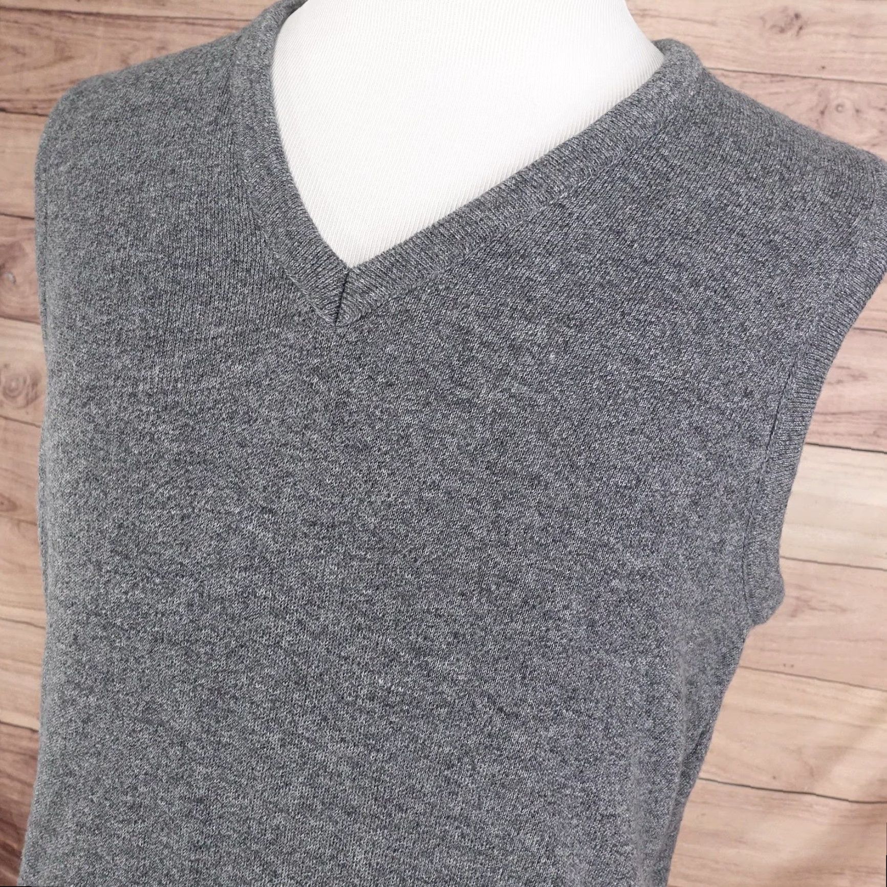 Jantzen VINTAGE Jantzen Sweater Vest Mens Large Gray V Neck Pullover Made In USA Size US L / EU 52-54 / 3 - 2 Thumbnail
