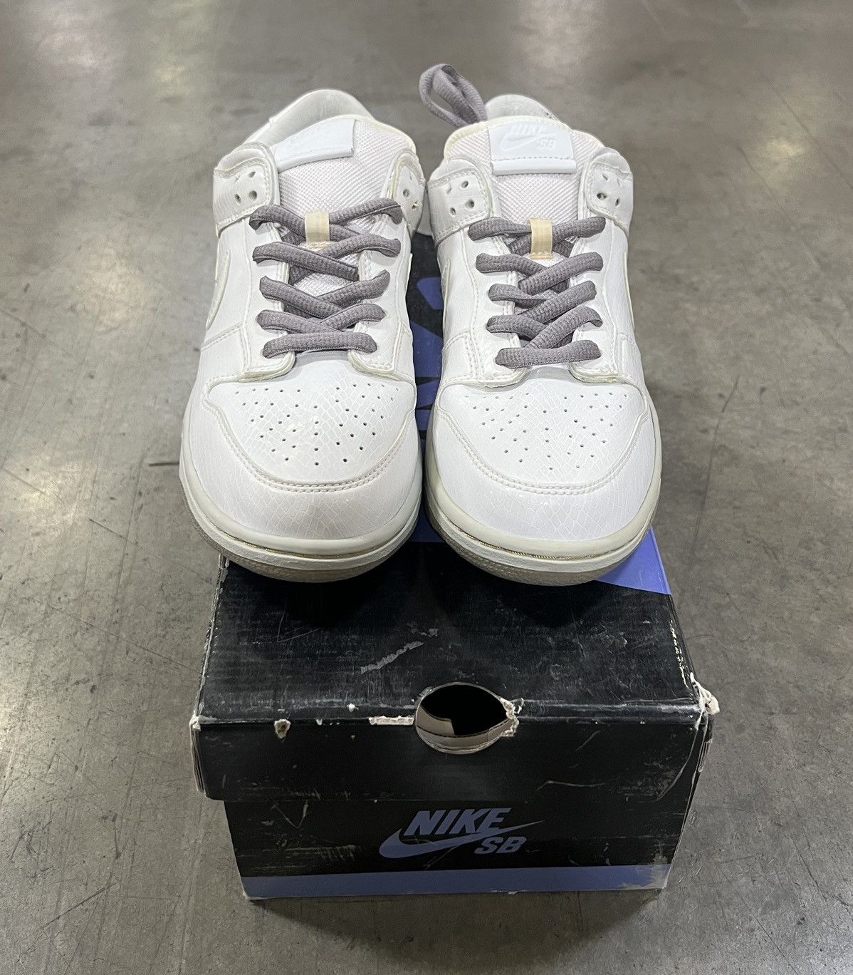 Nike Nike SB Dunk Low Medicom 4 2006 Size US 9 / EU 42 - 2 Thumbnail
