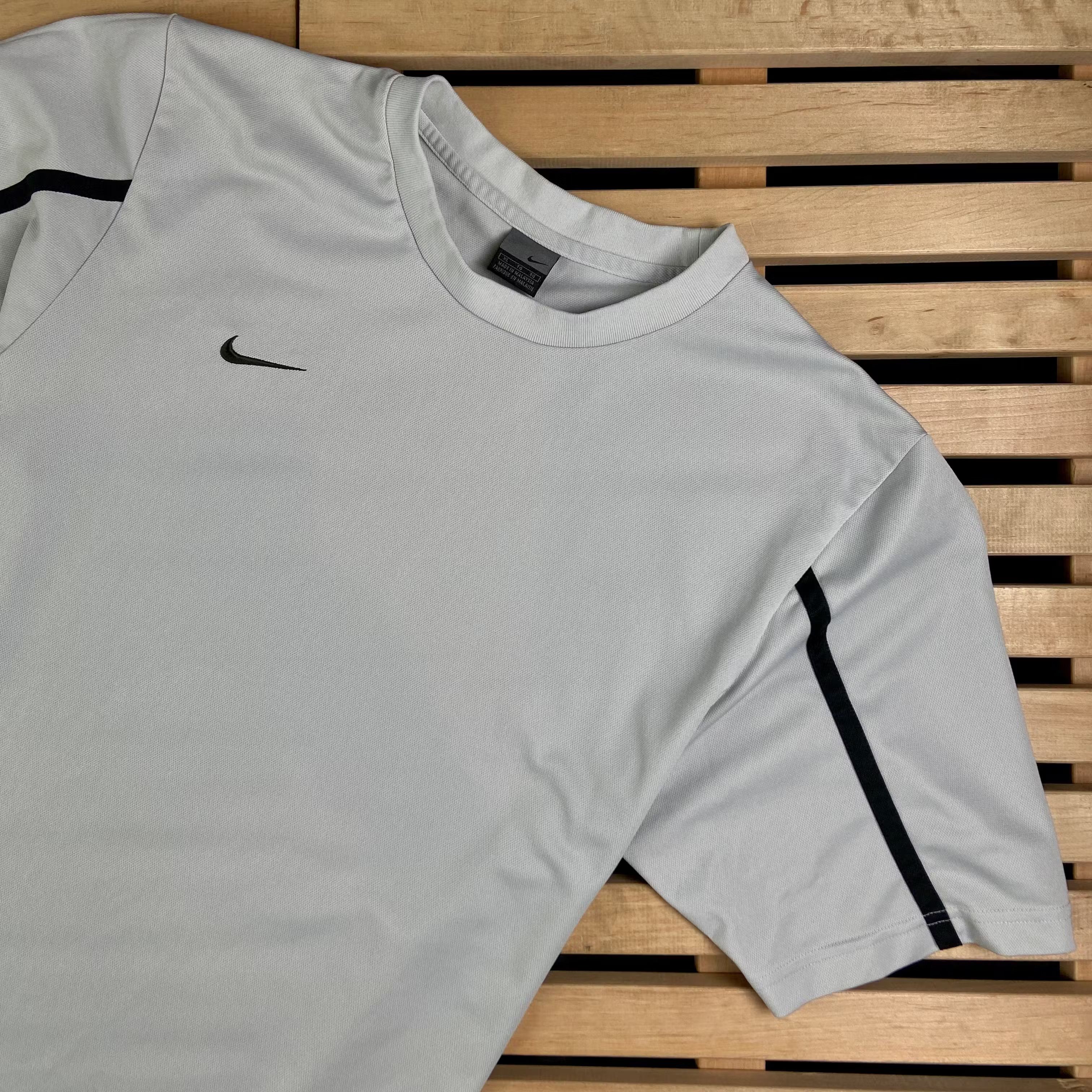 Nike × Vintage Mens Vintage T Shirt Nike Size XL Swoosh Size US XL / EU 56 / 4 - 2 Thumbnail