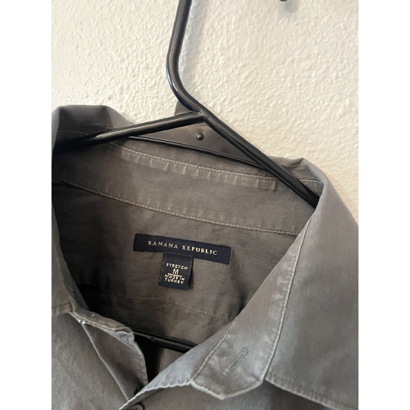 Banana Republic VINTAGE Banana Republic Mens Gray Solid Reg Fit Button Shirt Medium Y2K Solid Size US M / EU 48-50 / 2 - 3 Thumbnail