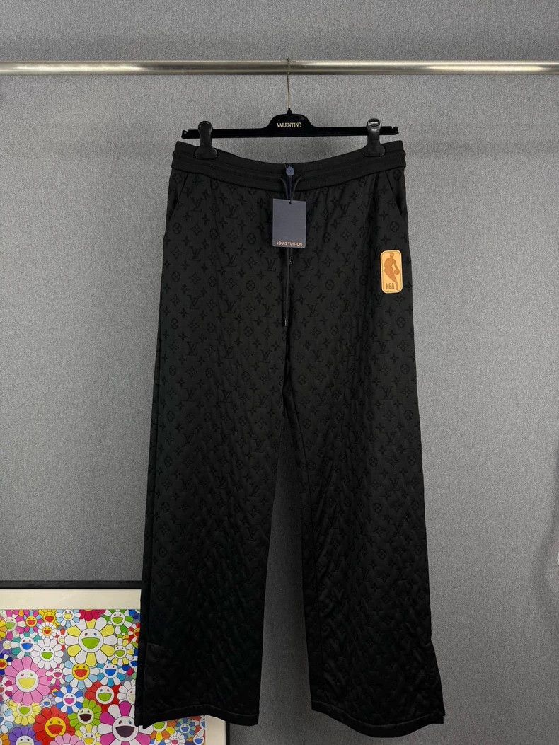 Louis Vuitton LOUIS VUITTON LV×NBA Logo Pants - dmc Size US 31 - 1 Thumbnail