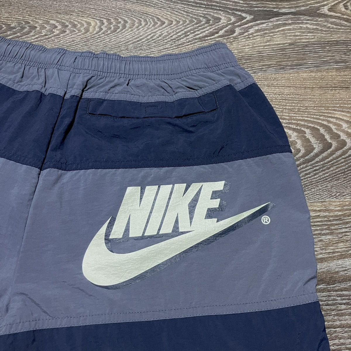 Nike Vintage 2000s NIKE Swoosh Graphic Print Nylon Shorts Size US 32 / EU 48 - 3 Thumbnail