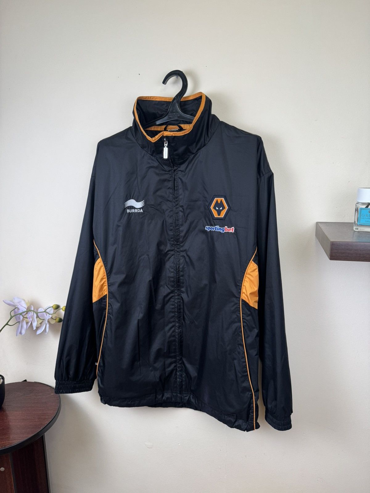 Other WOLVERHAMPTON WOLVES 2011/2012 FOOTBALL JACKET BURRDA sz XL Size US XL / EU 56 / 4 - 3 Thumbnail
