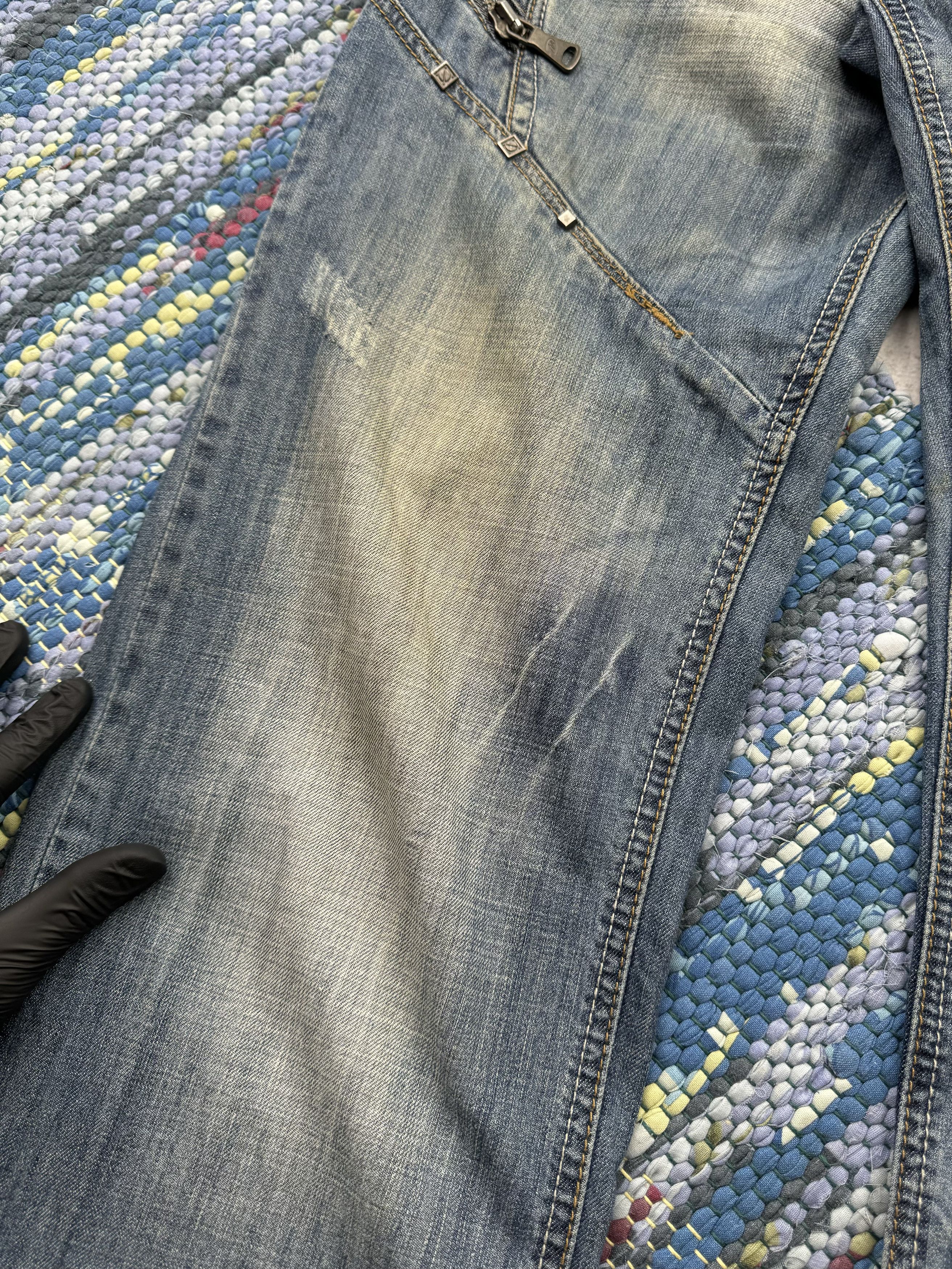 Japanese Brand Vintage Jeans With Many Metal Details A482(368) Size US 31 - 6 Thumbnail