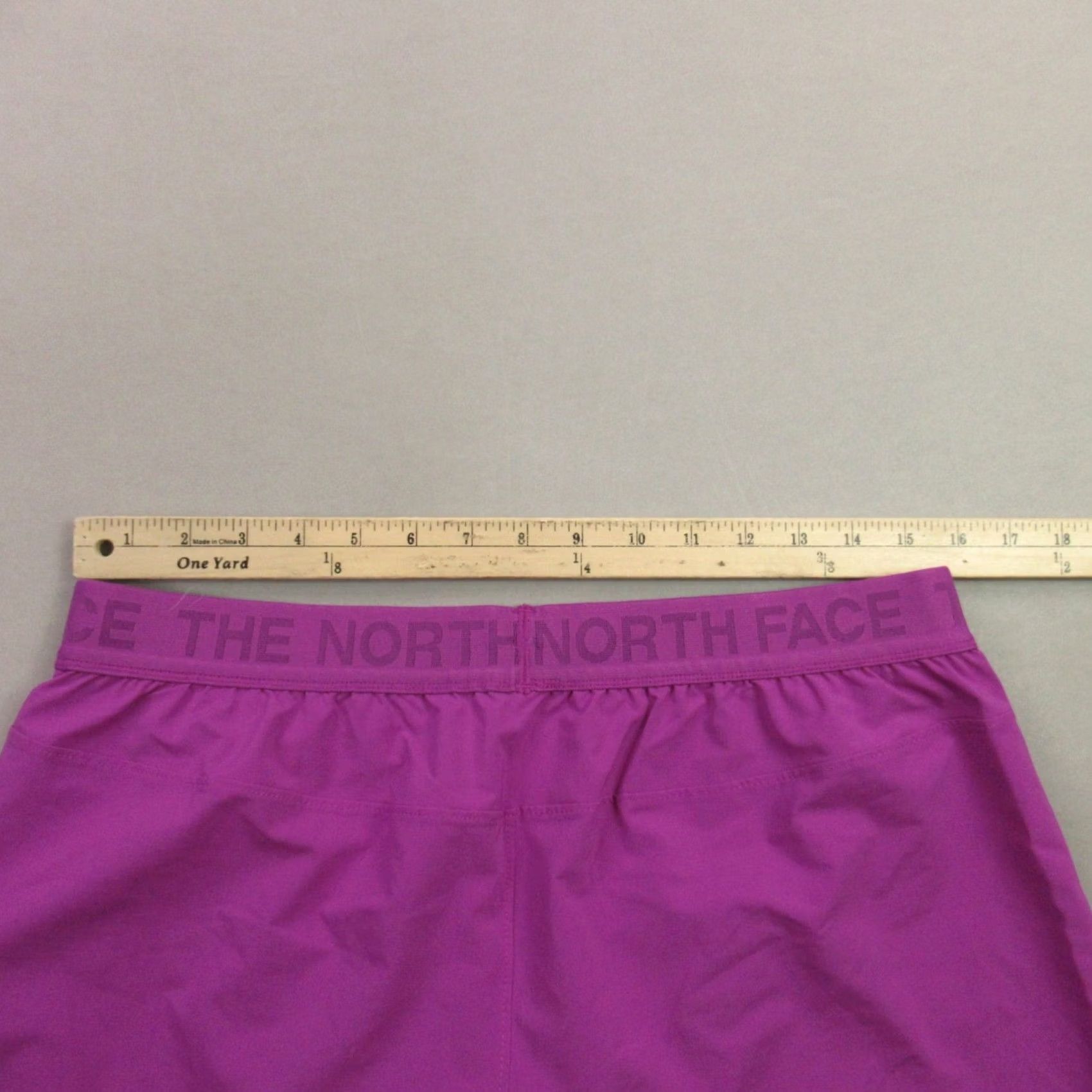 The North Face VINTAGE North Face Shorts Womens Large Lightweight Workout Activewear Purple Size 24" / US 00 / IT 34 - 7 Thumbnail