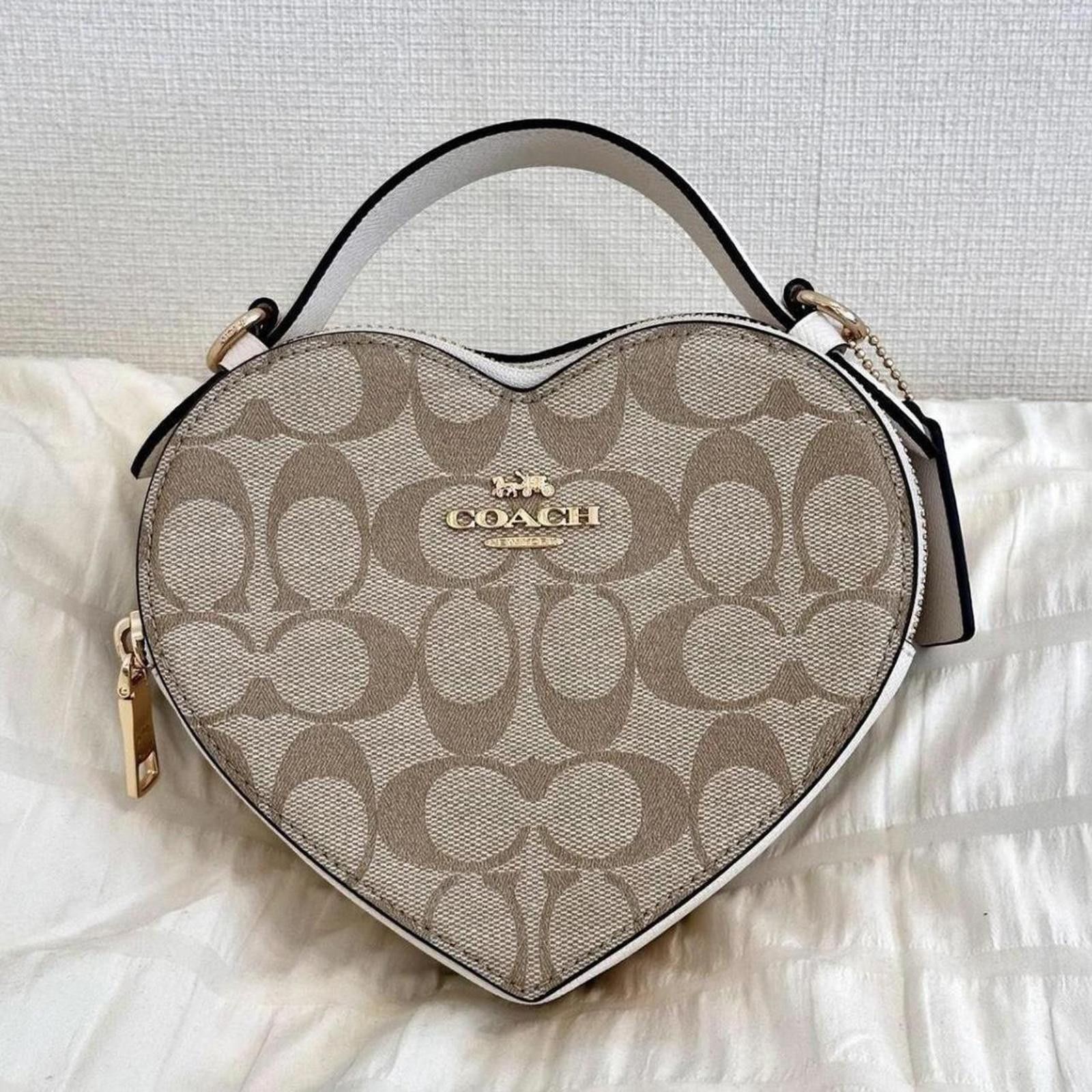Coach Coach authentic coquette heart shaped shoulder bag Size ONE SIZE - 2 Thumbnail