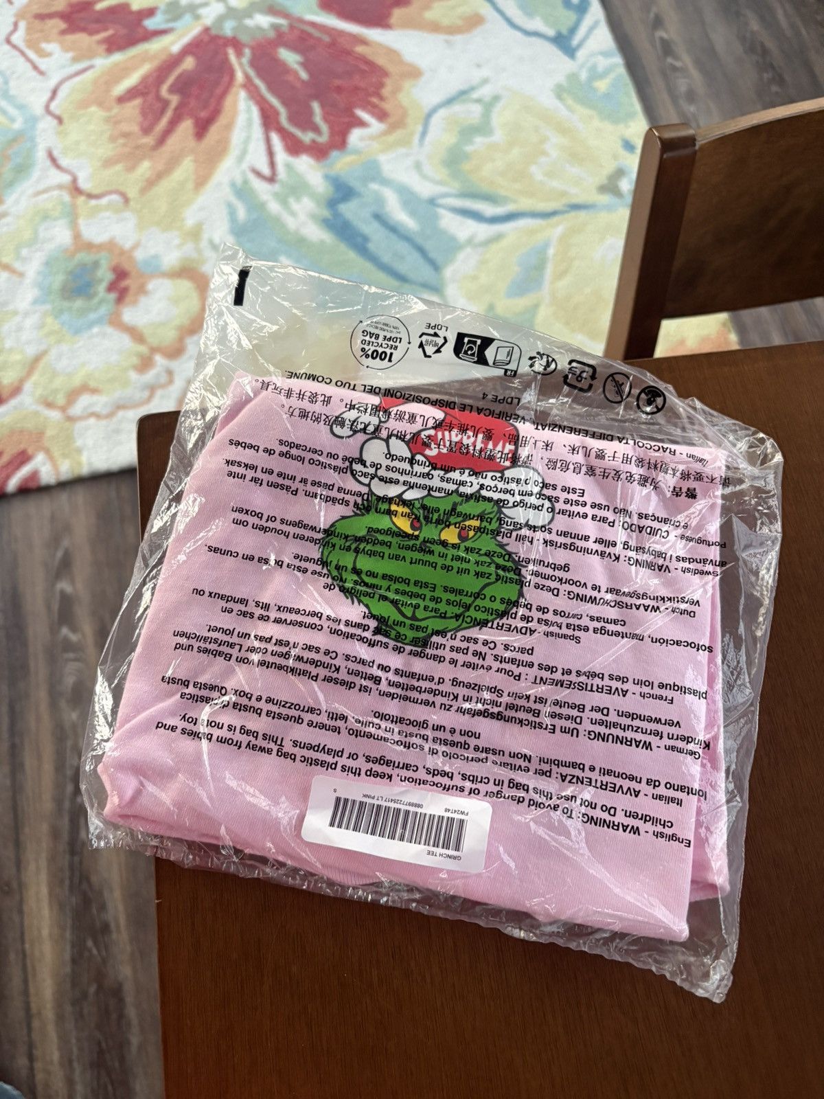 Supreme Supreme Grinch Tee FW24 Pink Size US S / EU 44-46 / 1 - 2 Thumbnail