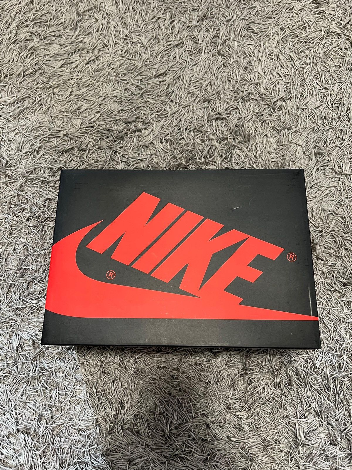 Nike Jordan 1 Retro High Black Crimson Tint Size US 9 / EU 42 - 14 Thumbnail
