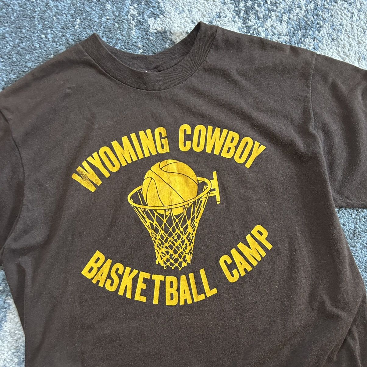 Converse 80s SLUBBY SiNGLE STiTCH UNiVERSiTY of WYOMiNG COWBOYS TEE Size US M / EU 48-50 / 2 - 2 Thumbnail