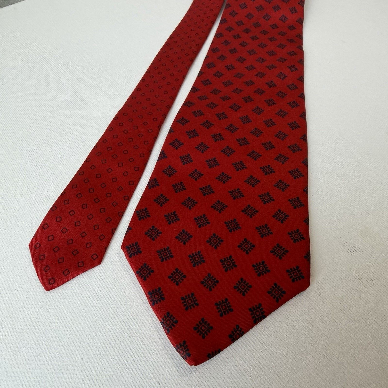 Tommy Hilfiger Tommy Hilfiger Vintage Red Silk Tie | Made in USA 1990s Size ONE SIZE - 10 Thumbnail