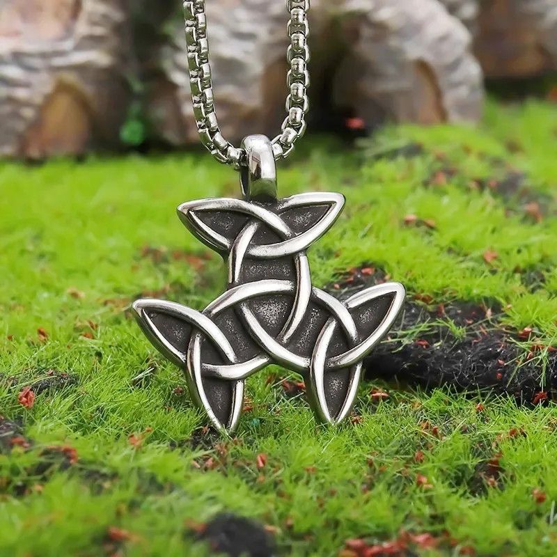 Jewelry × Vintage Trinity Celtic Knot Necklace Size ONE SIZE - 1 Thumbnail