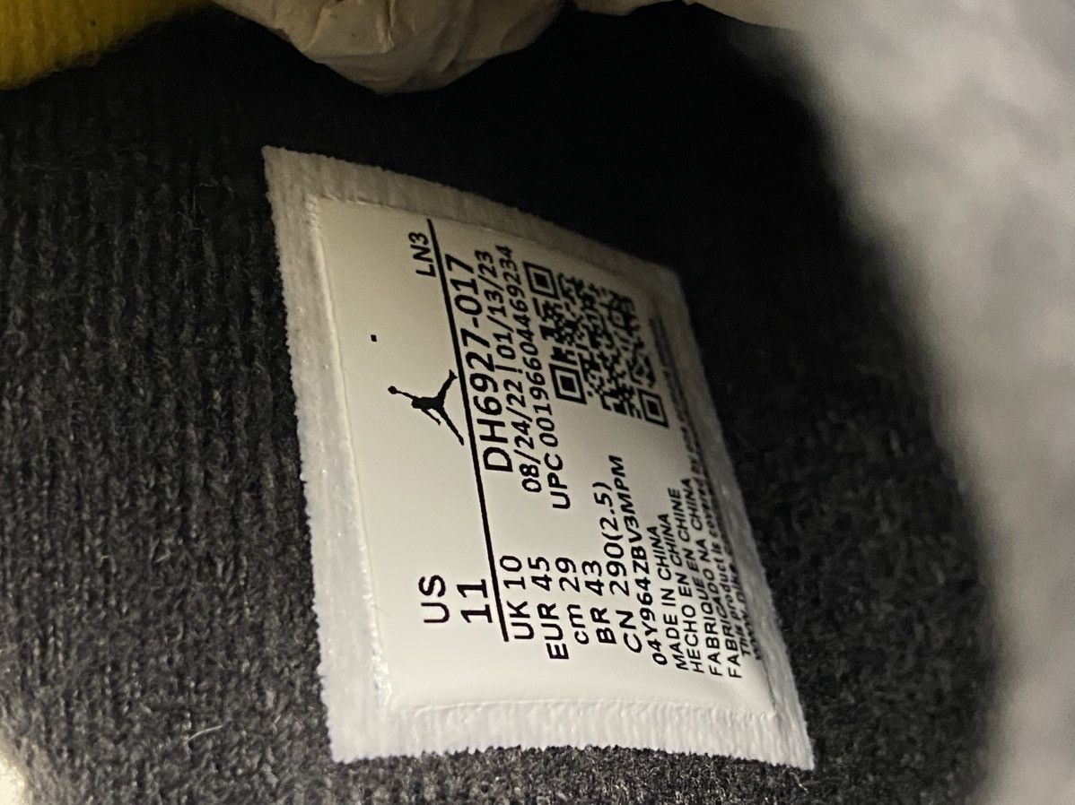 Jordan Brand New Jordan 4 Retro "Thunder" 2023 authentic size 11US Size US 11 / EU 44 - 16 Thumbnail