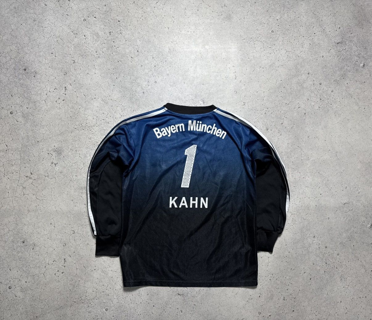 Adidas Adidas FC Bayern #1 Kahn GoalKeeper Jersey 2003/2004 Vintage Size US XS / EU 42 / 0 - 12 Thumbnail