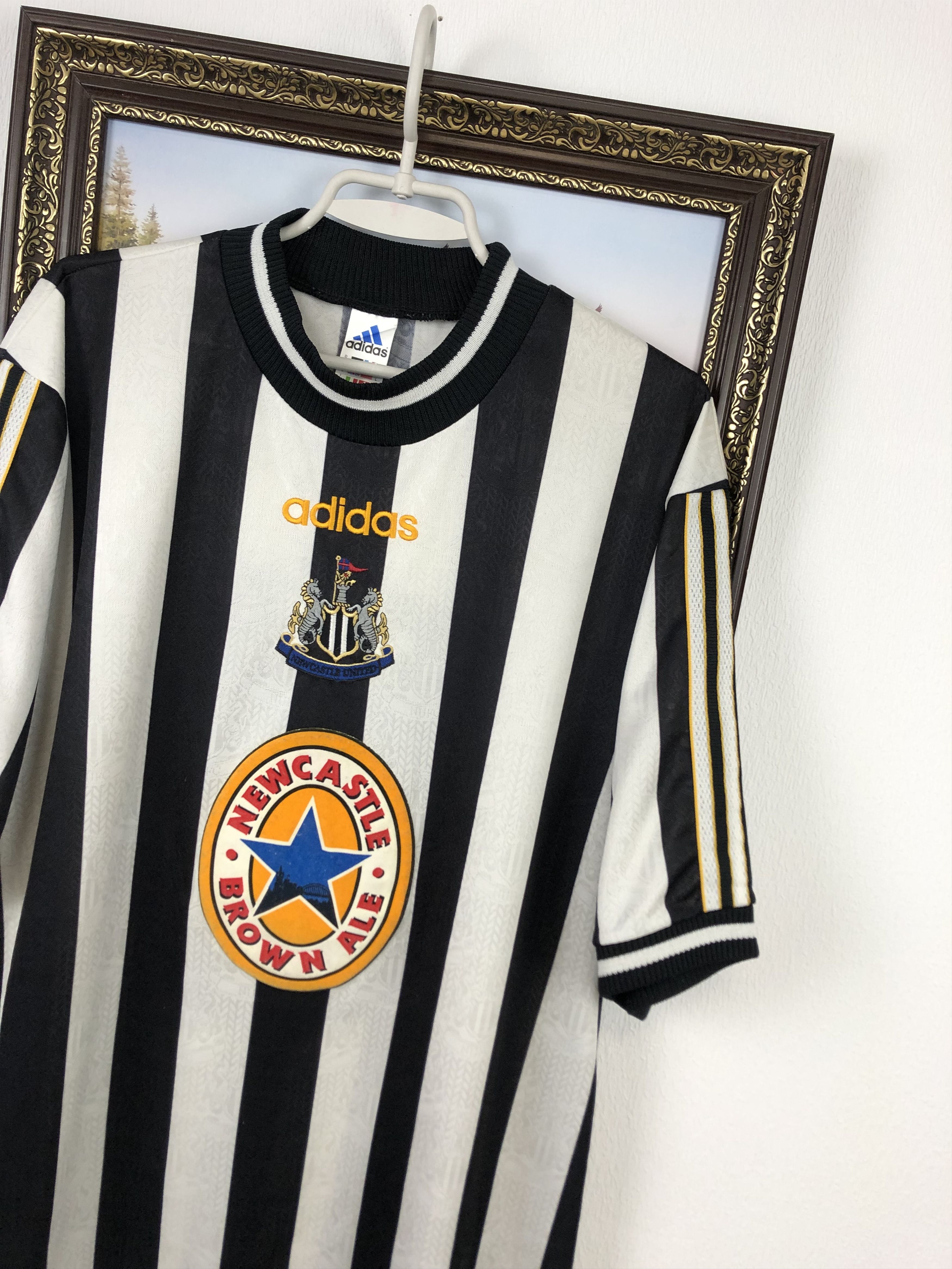 Adidas Newcastle football shirt 1997 Soccer Adidas #9 Legend Jersey Size US L / EU 52-54 / 3 - 4 Thumbnail