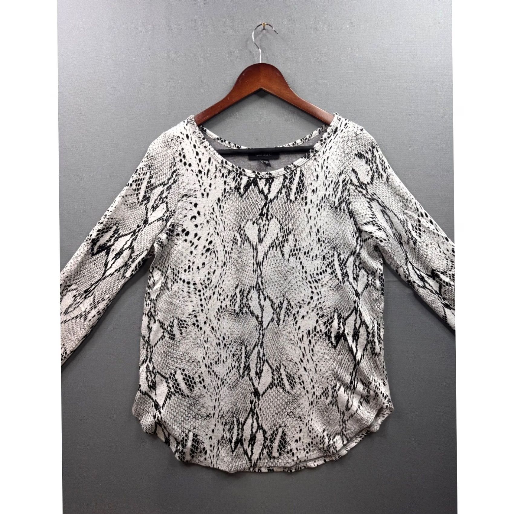 Vintage Karen Kane Womens Grey Black Snakeskin Print Long Sleeve Scoop Neck Top Large Size L / US 10 / IT 46 - 2 Thumbnail