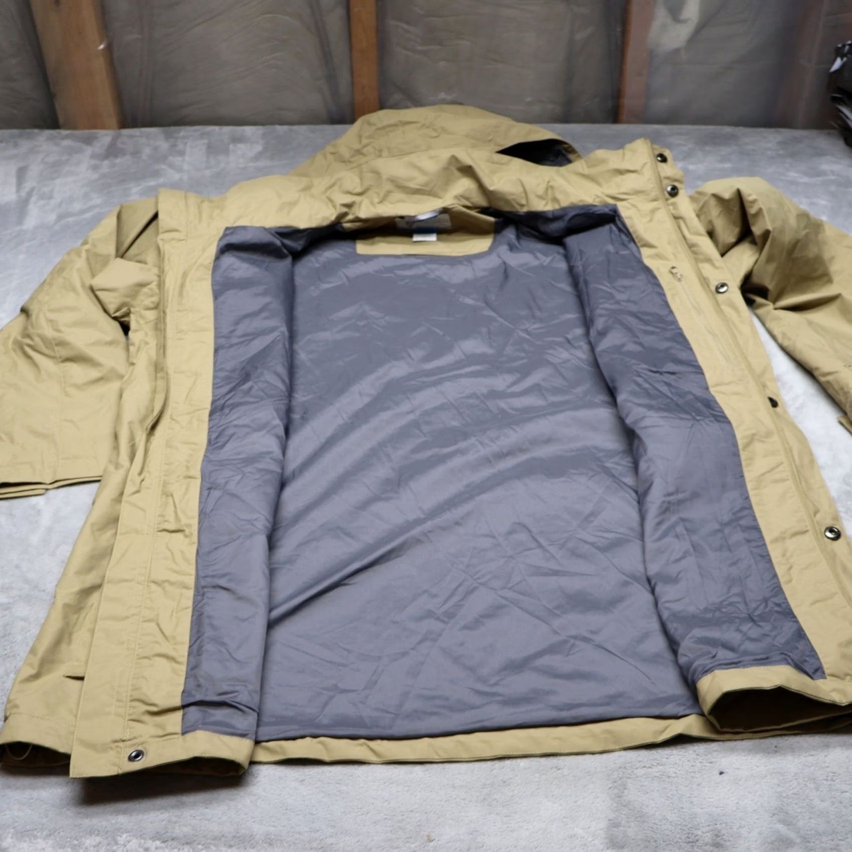 Vintage Columbia Jacket Mens Large Beige Hooded Wind Rain Waterproof Utility Full Zip Size US L / EU 52-54 / 3 - 6 Thumbnail