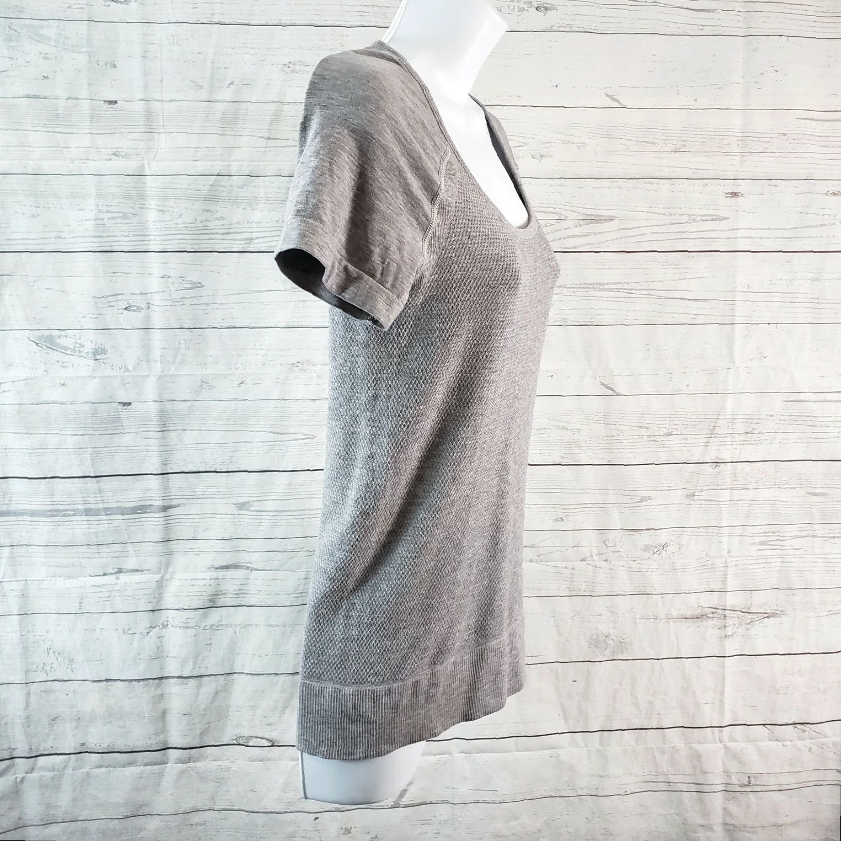 Athleta Athleta Womens Zeal Tee Sz Medium Gray Short Sleeve Scoop Neck Shirt Womens Medium Gray Athletic Tee Size 32" / US 10 / IT 46 - 3 Thumbnail