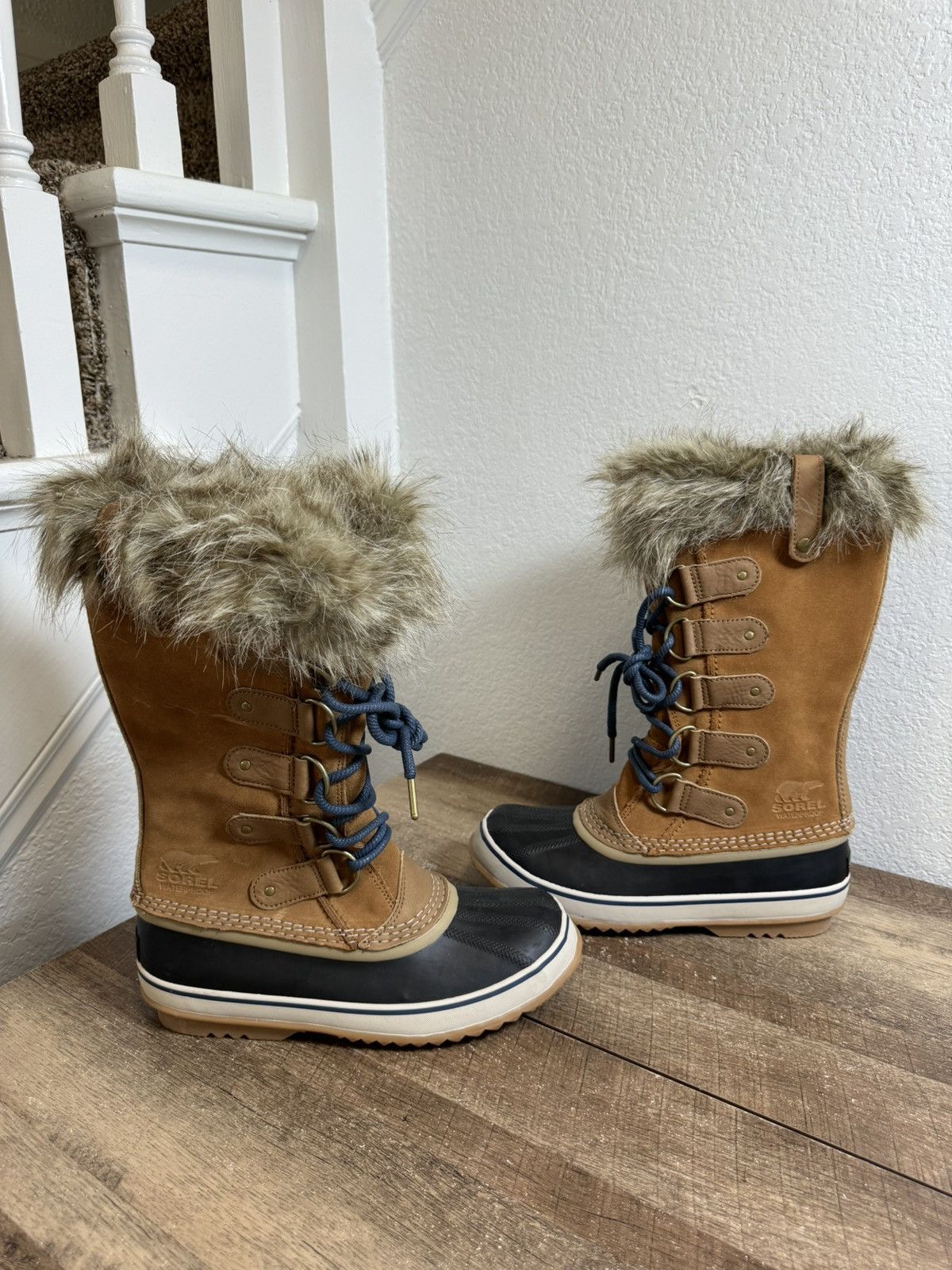 SOREL Sorel Women's Joan of Arctic Waterproof Winter Boot Size 8.5 Size US 8.5 / IT 38.5 - 1 Thumbnail