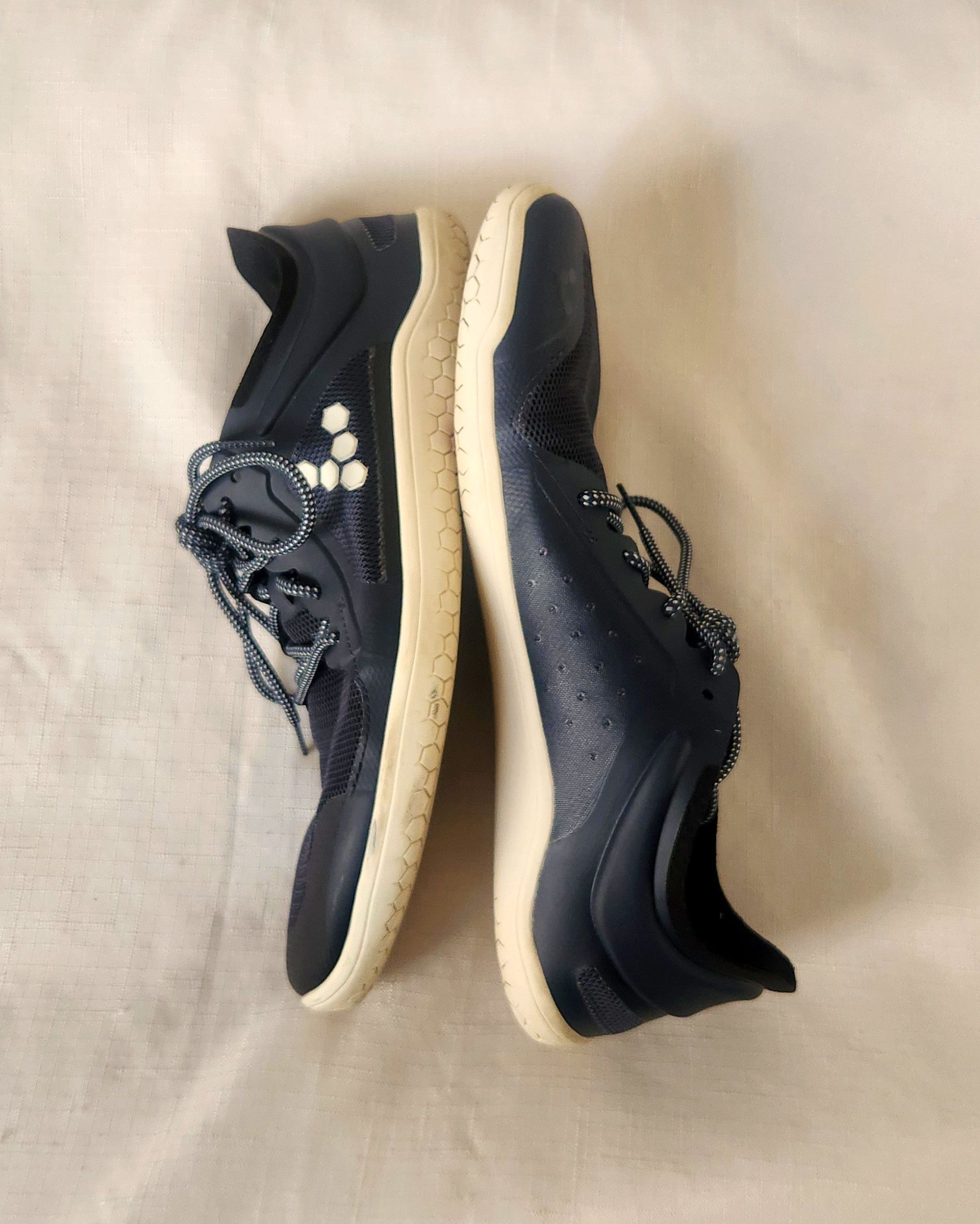 Vivobarefoot Vivobarefoot Primus Lite III Navy Blue and white SZ 40 US 7 Size US 7 / EU 40 - 6 Thumbnail
