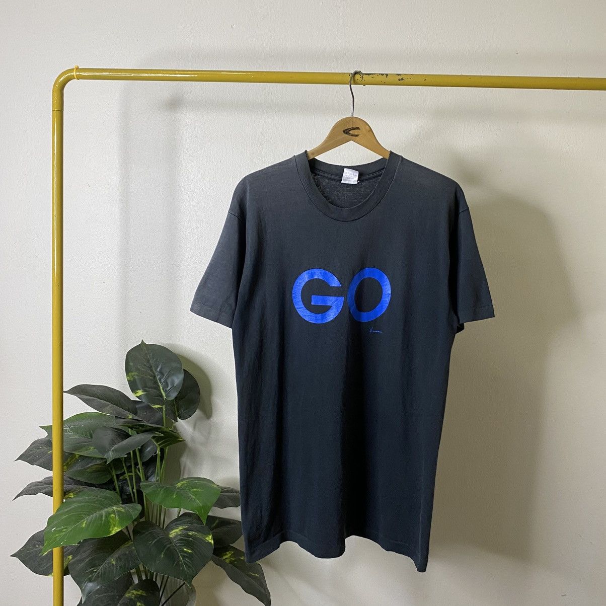 Vintage Vintage 90s Go And Back Sunfaded Black T Shirt Size US L / EU 52-54 / 3 - 1 Thumbnail