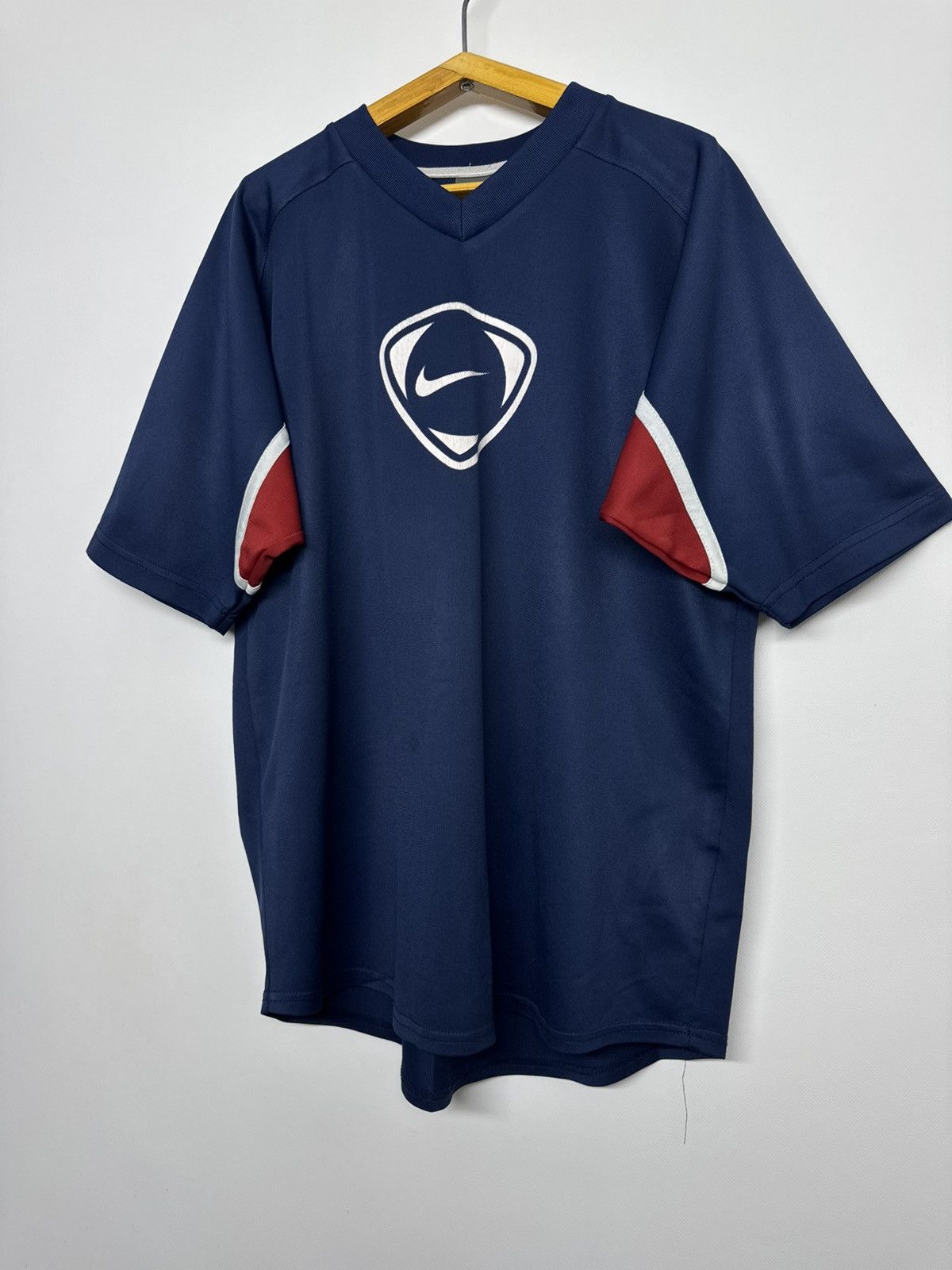 Nike Vintage Y2k Nike Big Swoosh streetwear t-shirts 90’s Size US M / EU 48-50 / 2 - 4 Thumbnail