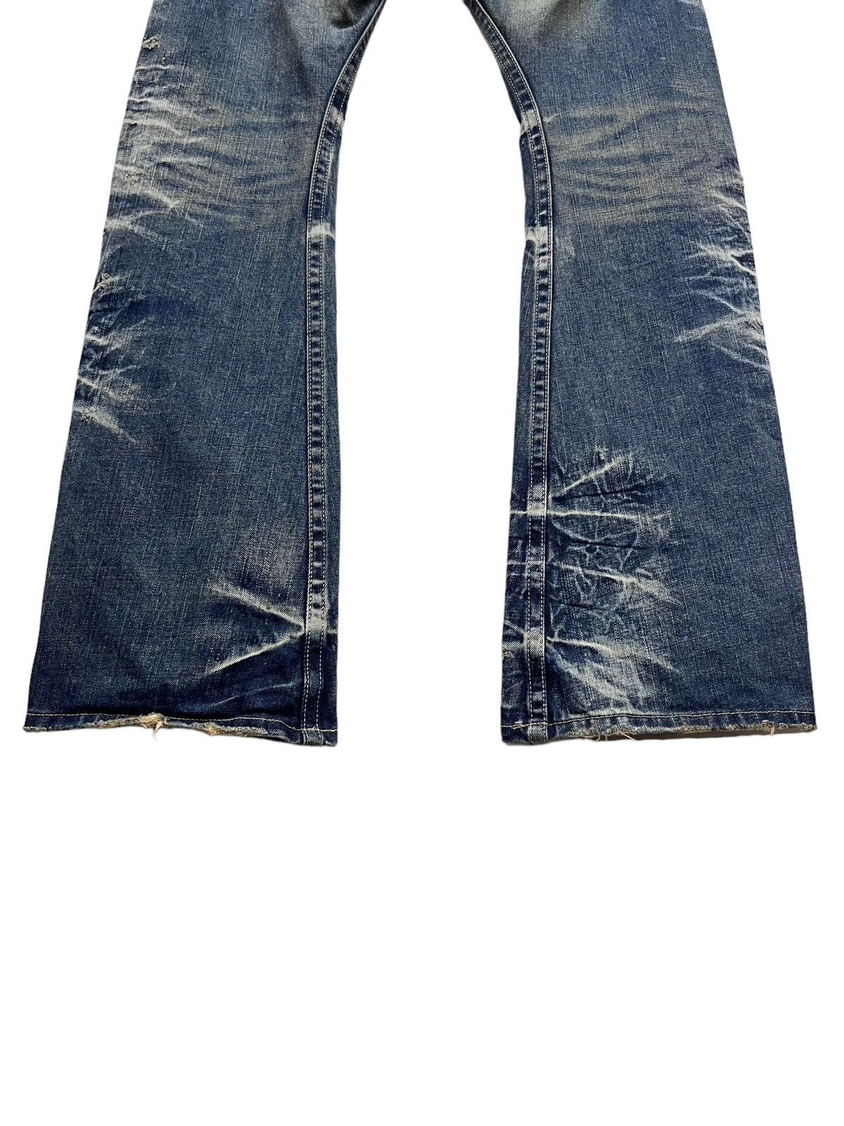 BIGI 🔥FLARE🔥Vtg RATTLE TRAP Distressed Clawmark Whisker Denim Size US 32 / EU 48 - 11 Thumbnail