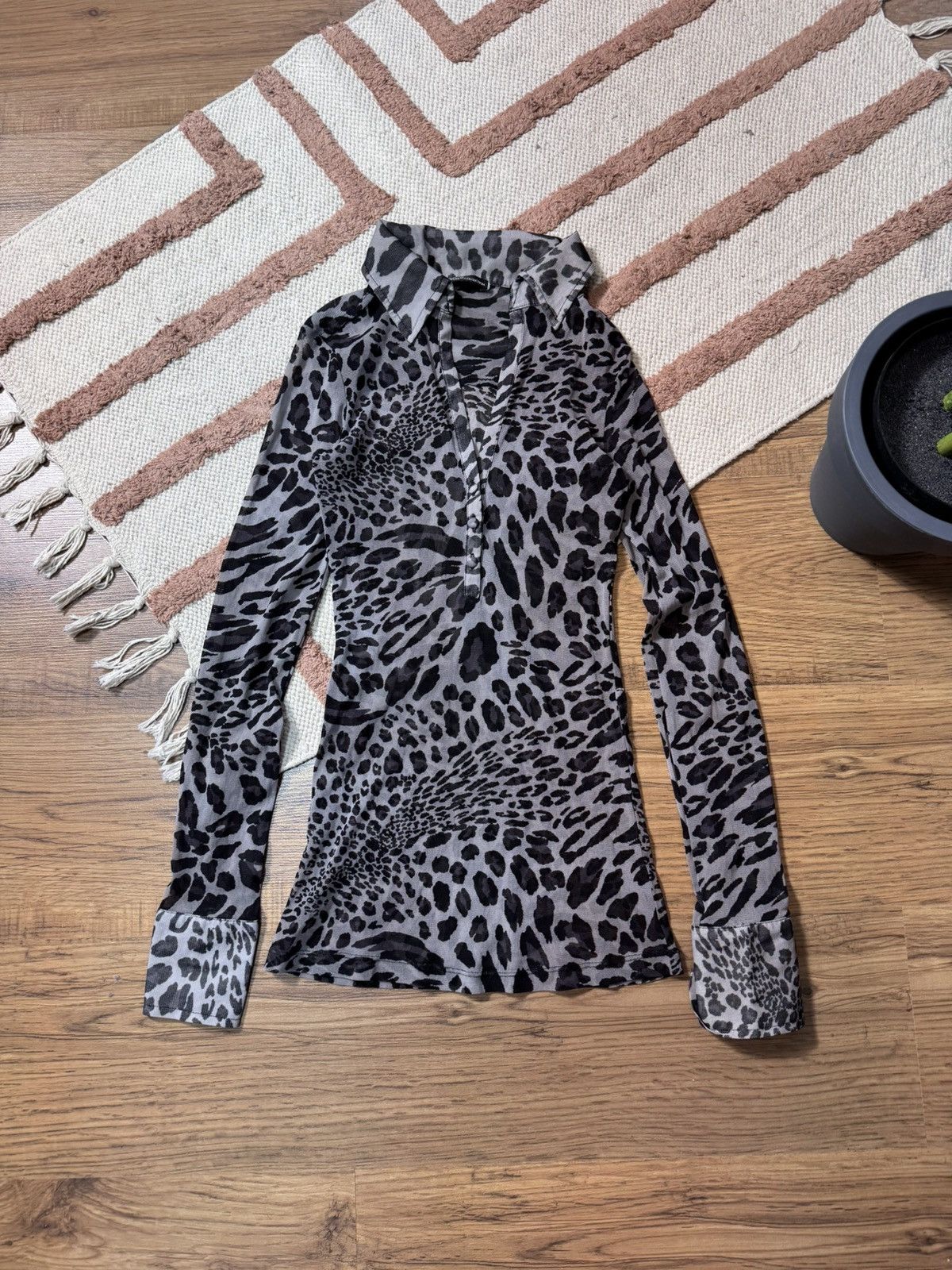 Vintage VINTAGE MESH LEOPARD PRINTED 2000s BLOUSE Size S / US 4 / IT 40 - 1 Thumbnail