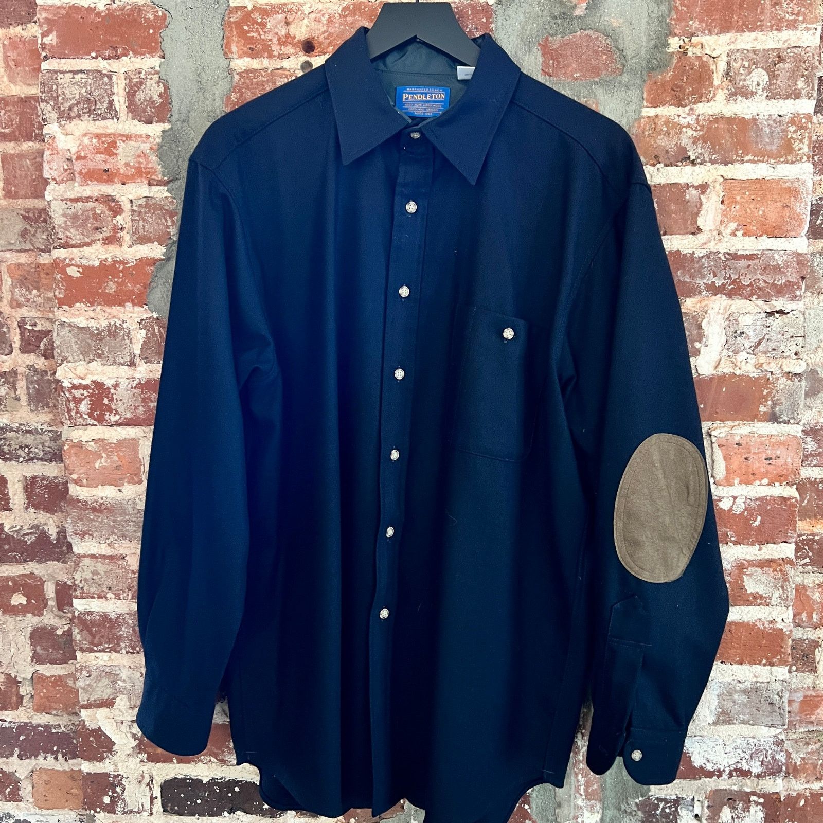 Pendleton Pendleton Men's Navy Flannel Shirt L MADE USA 22x30 Size US L / EU 52-54 / 3 - 2 Thumbnail