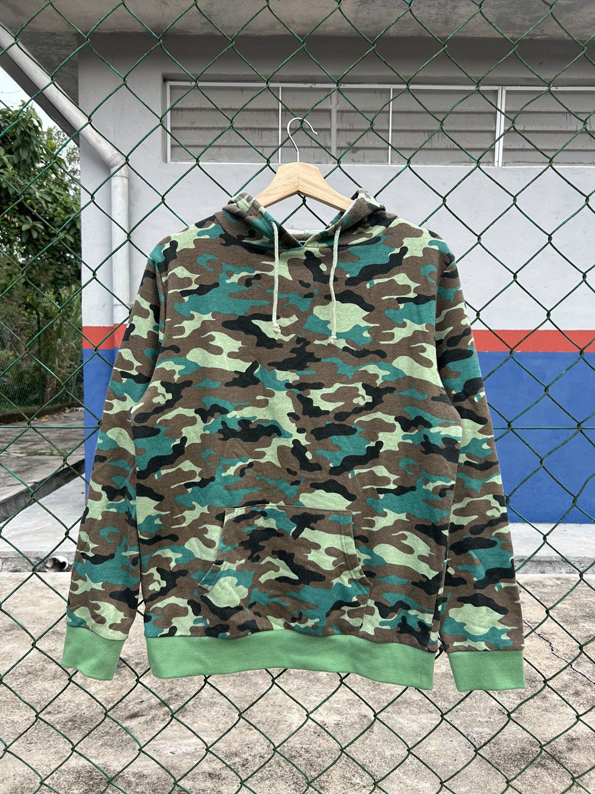 Vintage Vintage Panhard Camo Pullover Hoodie Size US L / EU 52-54 / 3 - 1 Thumbnail