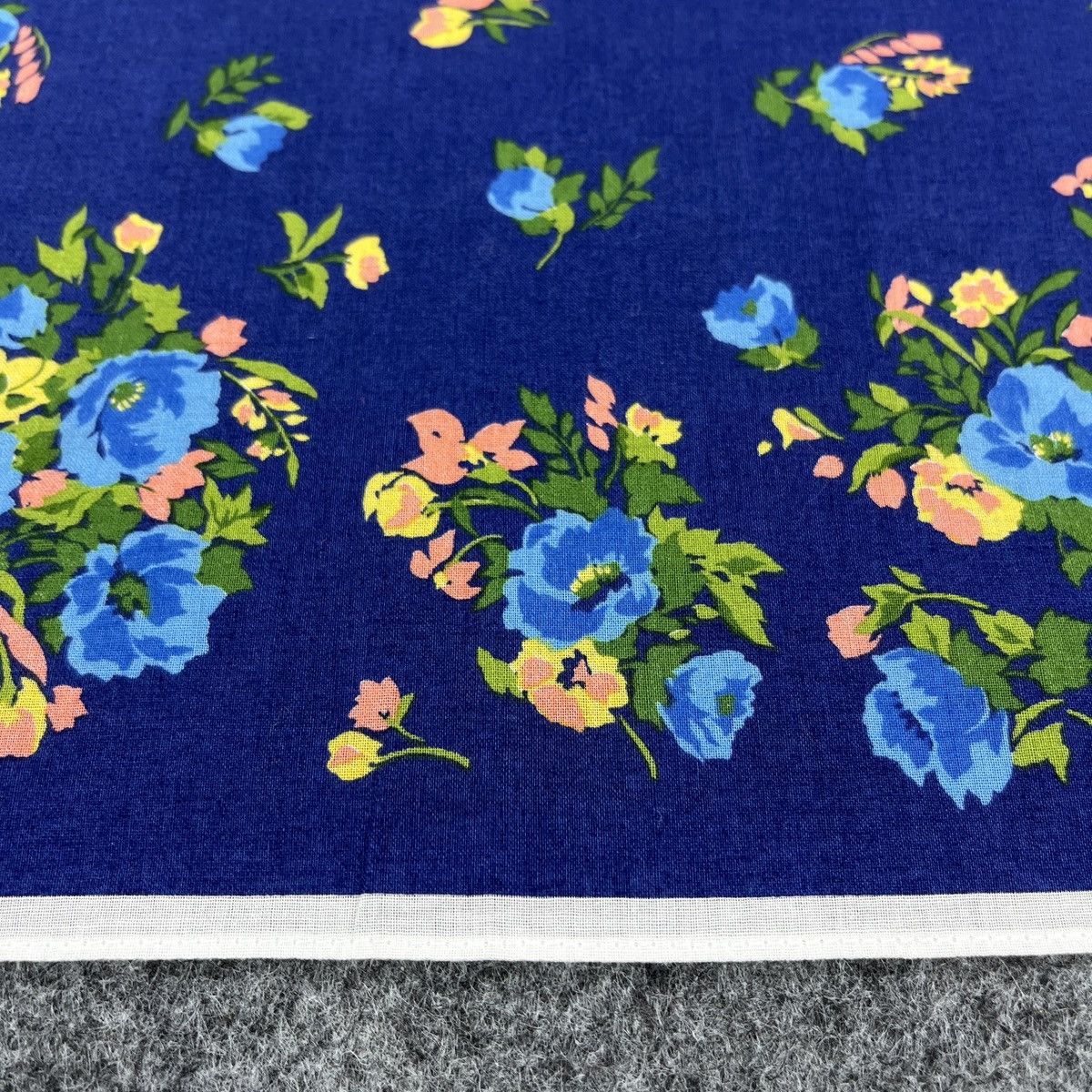 Kenzo × Vintage Kenzo Handkerchief / Bandana / Neckerchief B553 Size ONE SIZE - 5 Thumbnail