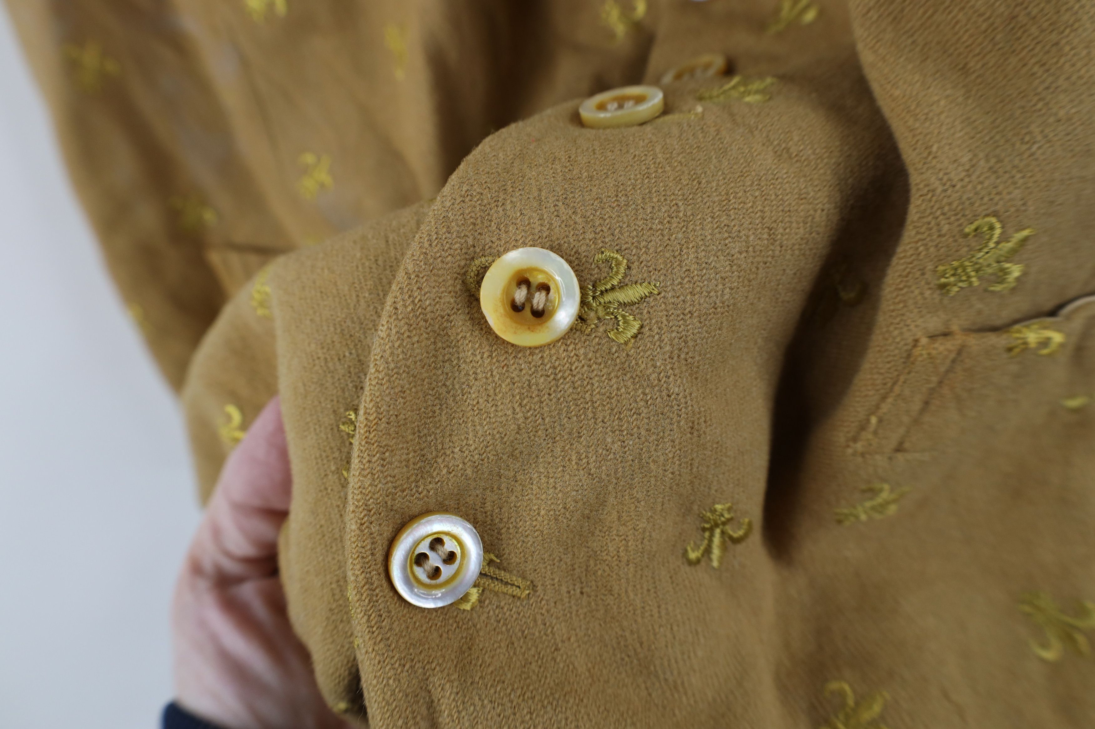 Vintage Vintage 40s 50s Fleur de Lis Buckle Back Suit Vest Beige USA Size US M / EU 48-50 / 2 - 4 Thumbnail