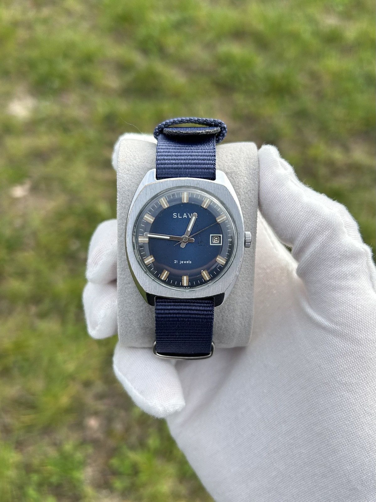 Vintage Vintage Slava Watch USSR Soviet Mechanical Authentic 1980s Size ONE SIZE - 1 Thumbnail