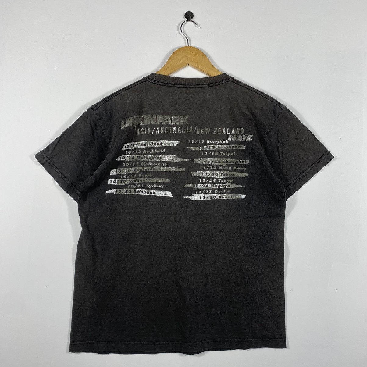 Band Tees Vintage 00's LINKIN PARK Tour 2007 Faded Band Tee Shirt Size US M / EU 48-50 / 2 - 5 Thumbnail