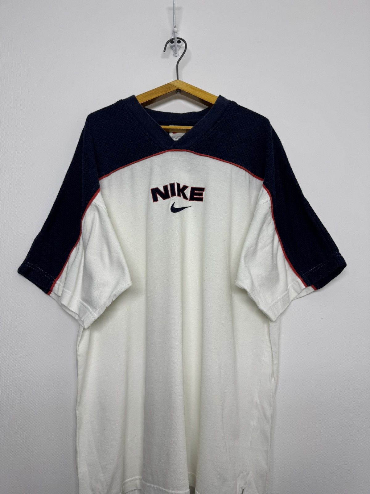 Nike Nike y2k Vintage Big Logo T Shirt Size US L / EU 52-54 / 3 - 1 Thumbnail