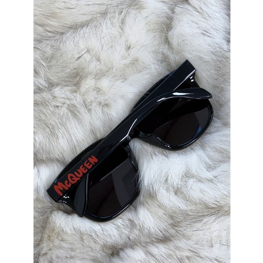 Alexander McQueen NEW Alexander McQueen AM0331SK Black Red Square Sunglasses Size ONE SIZE - 1 Thumbnail