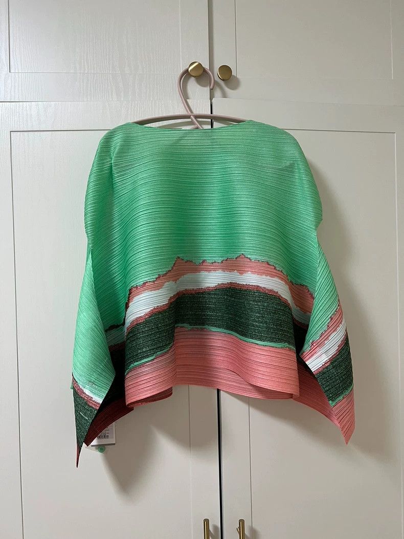 Issey Miyake Issey Miyake size:one size Green striped top Size S / US 4 / IT 40 - 7 Thumbnail