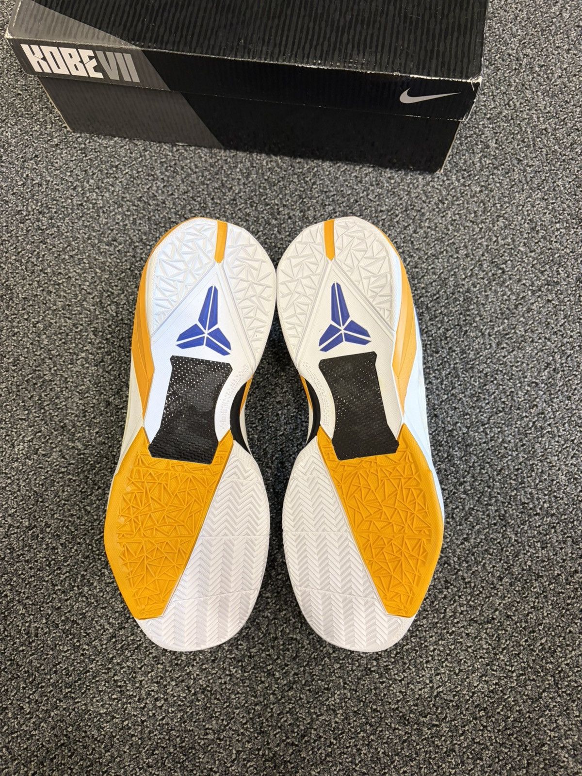 Nike Kobe 7 "Lakers Home" Size US 14 / EU 47 - 5 Thumbnail