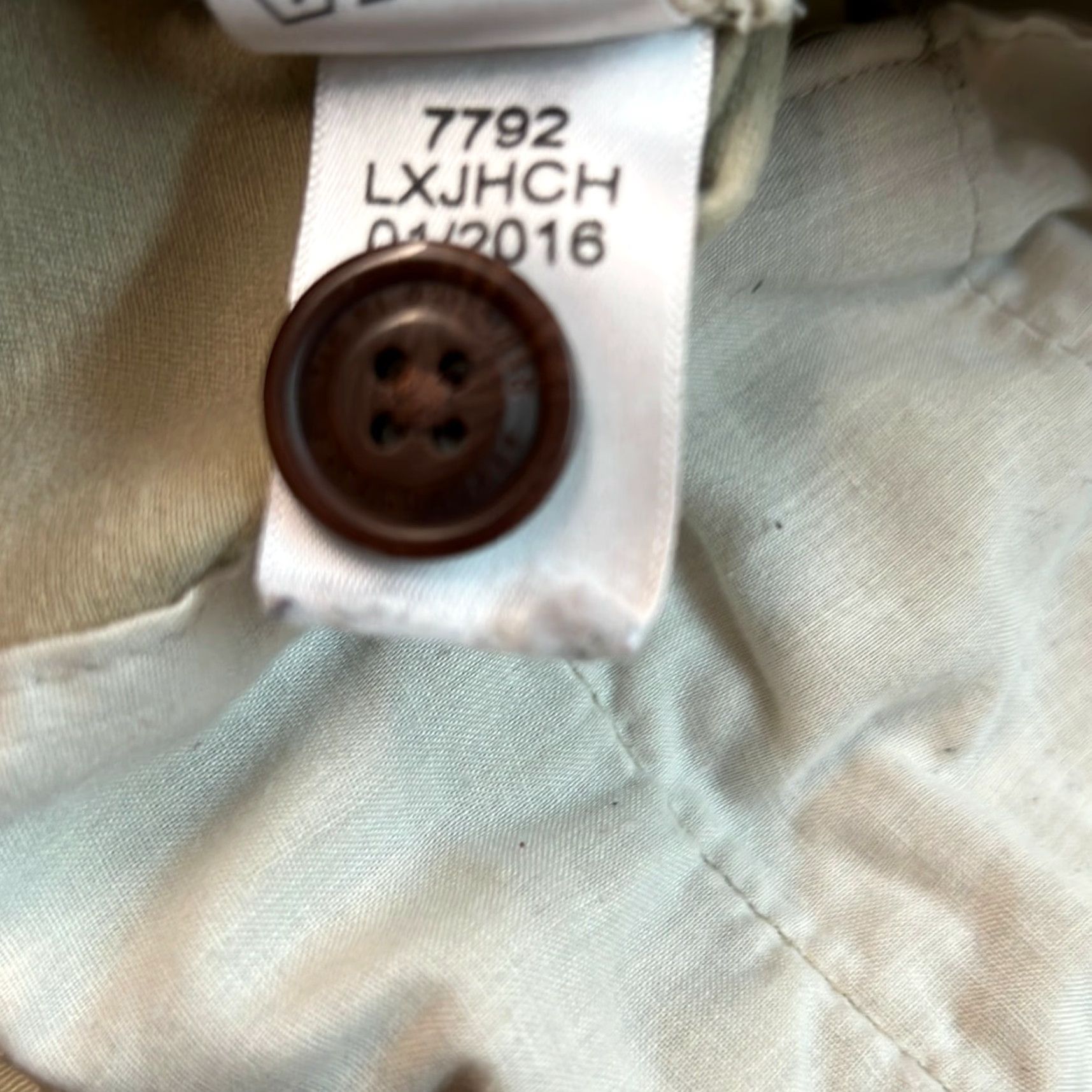 Vintage VINTAGE Aeropostale Mens Beige Cotton Flat Front Mid Rise Chino Shorts Size 36 Regular 8in Inseam Beige Mens Shorts Size US 38 / EU 54 - 4 Thumbnail