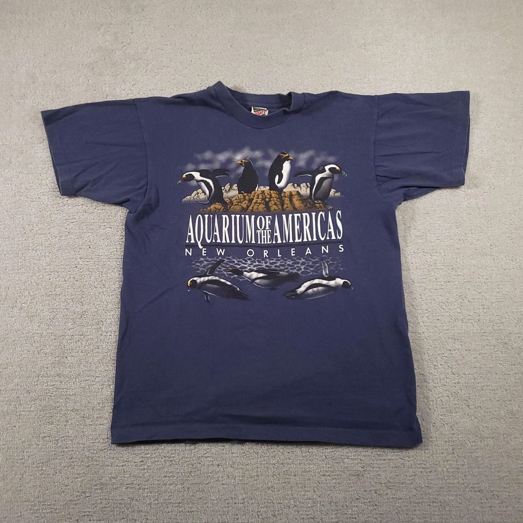 Fruit Of The Loom VINTAGE Aquarium of the Americas New Orleans Shirt Mens Large Tee 90s Made USA Navy Size US L / EU 52-54 / 3 - 2 Thumbnail