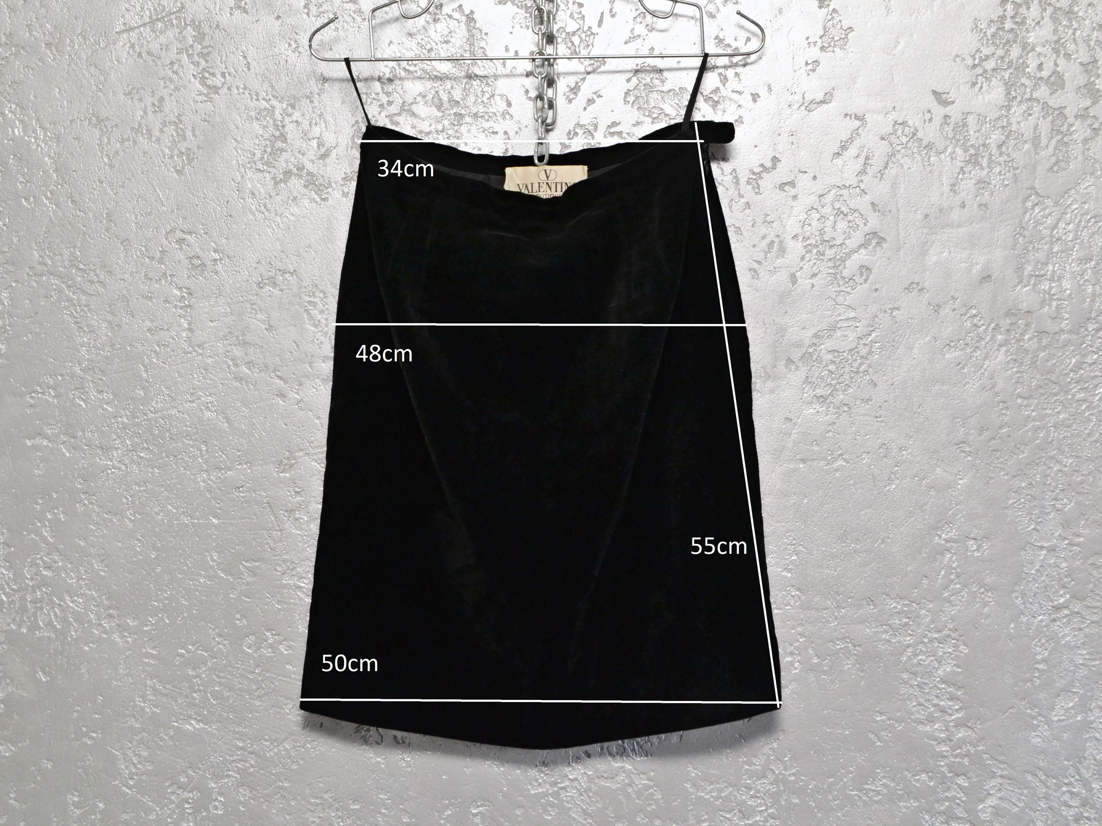 Valentino Valentino Boutique Women’s Black Velvet Skirt Size 27" / US 4 / IT 40 - 2 Thumbnail