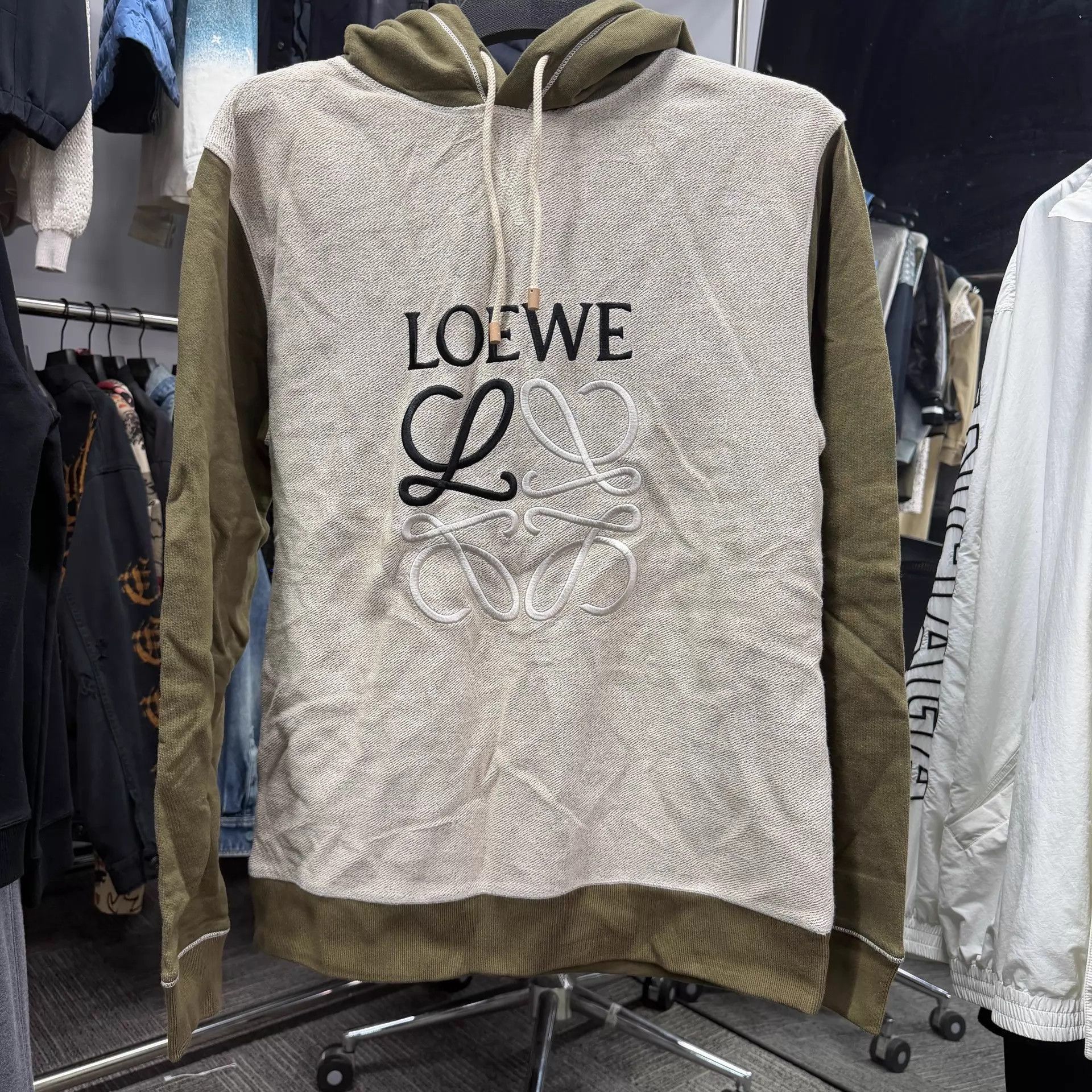 Louis Vuitton Multi Color Embroidered Hoodie with Drawstring Size US M / EU 48-50 / 2 - 1 Thumbnail