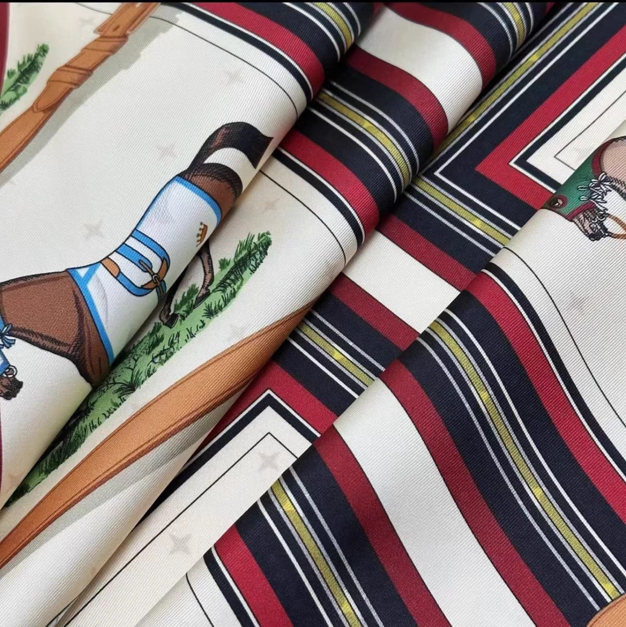 Hermes Hermès Cheval en Parade 90 2-sided Scarf Cream/Red/Black Size ONE SIZE - 8 Thumbnail